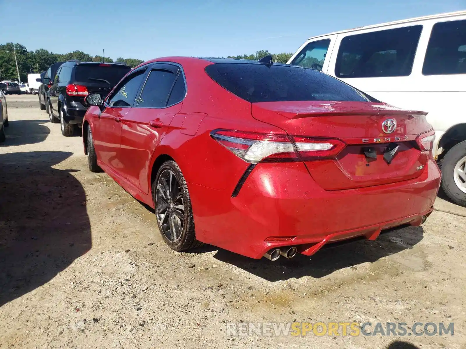 3 Photograph of a damaged car 4T1B61HKXKU292220 TOYOTA CAMRY 2019