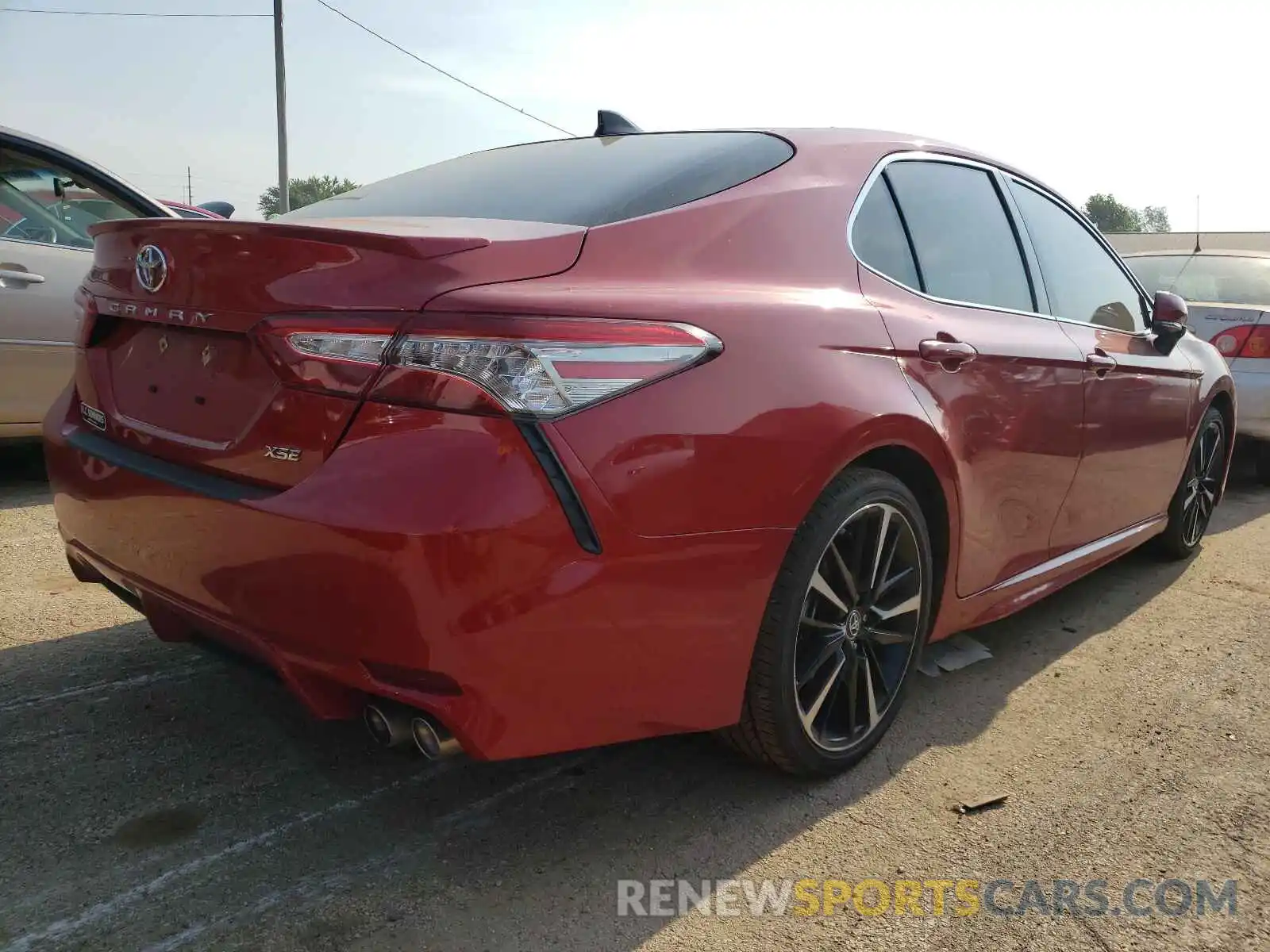 4 Photograph of a damaged car 4T1B61HKXKU292296 TOYOTA CAMRY 2019