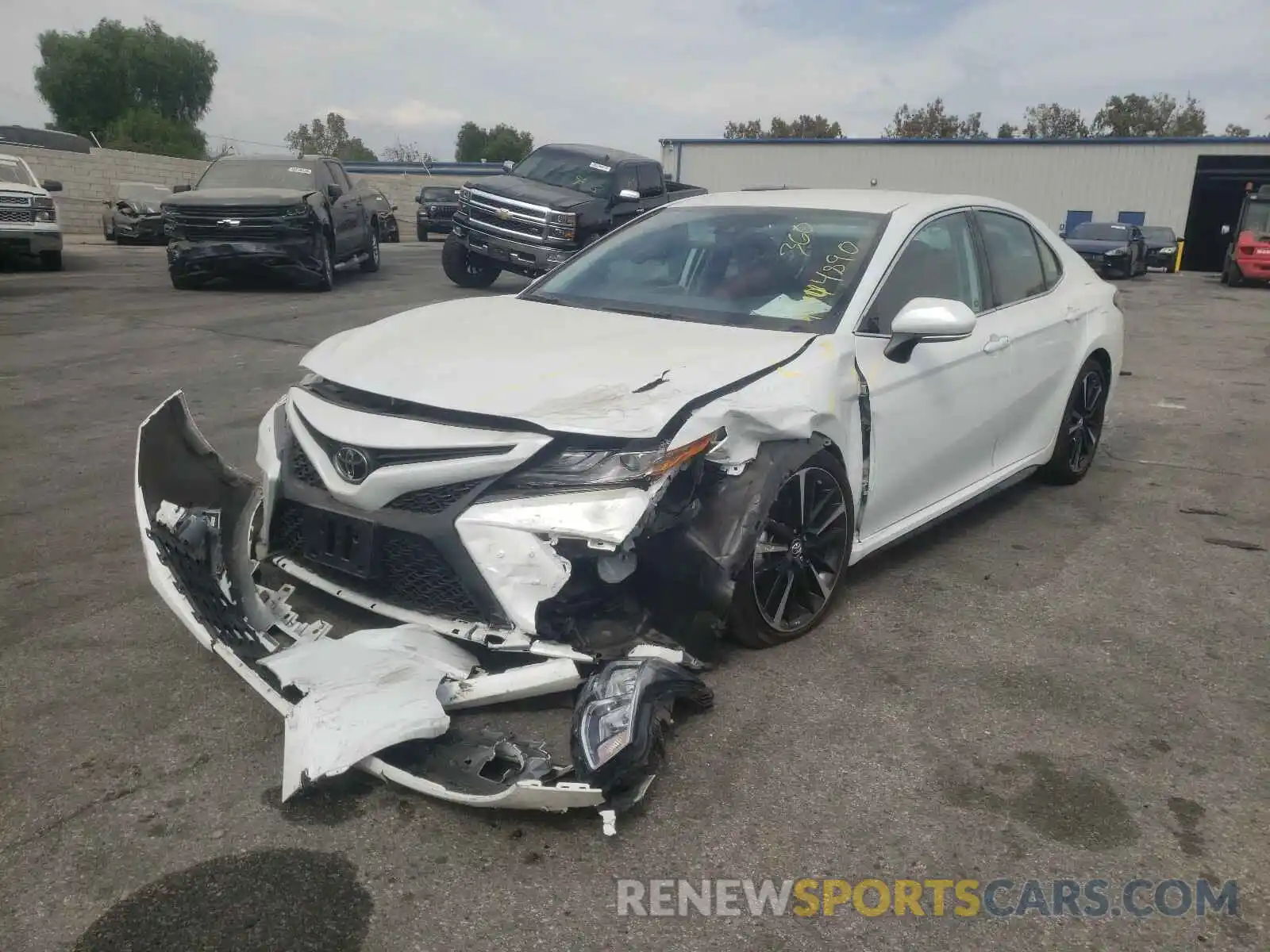 2 Photograph of a damaged car 4T1B61HKXKU295599 TOYOTA CAMRY 2019