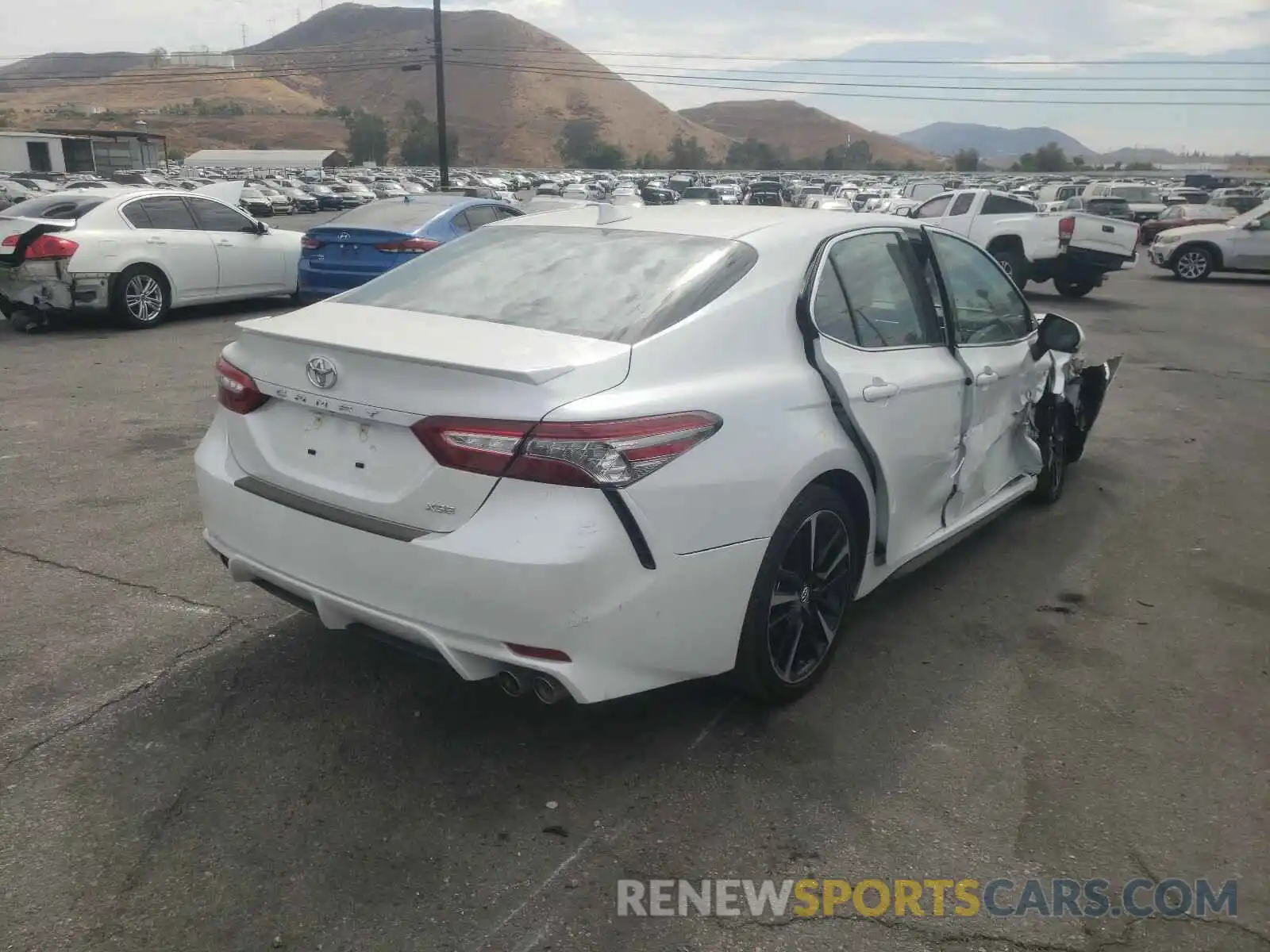 4 Photograph of a damaged car 4T1B61HKXKU295599 TOYOTA CAMRY 2019