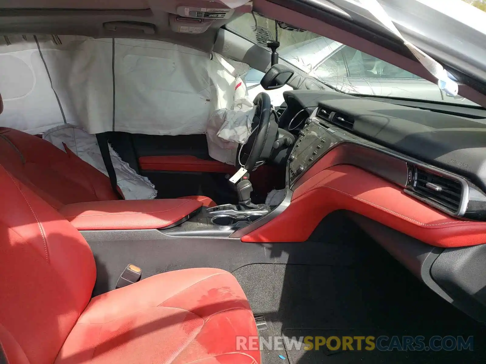 5 Photograph of a damaged car 4T1B61HKXKU297286 TOYOTA CAMRY 2019