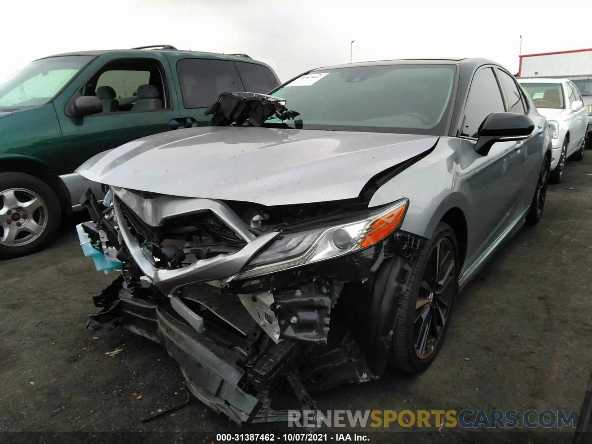 2 Photograph of a damaged car 4T1B61HKXKU298700 TOYOTA CAMRY 2019