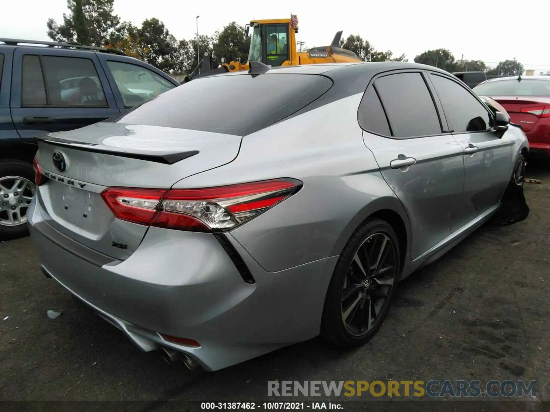 4 Photograph of a damaged car 4T1B61HKXKU298700 TOYOTA CAMRY 2019