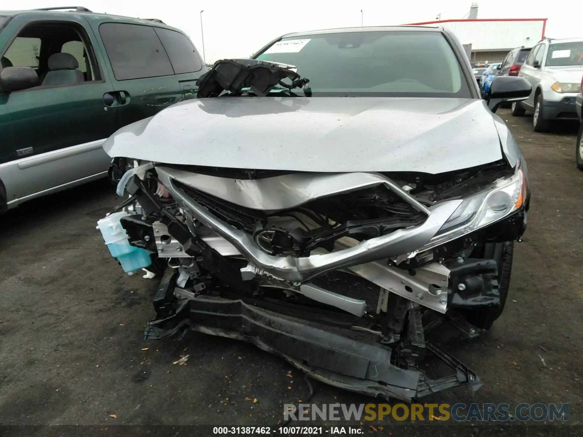 6 Photograph of a damaged car 4T1B61HKXKU298700 TOYOTA CAMRY 2019