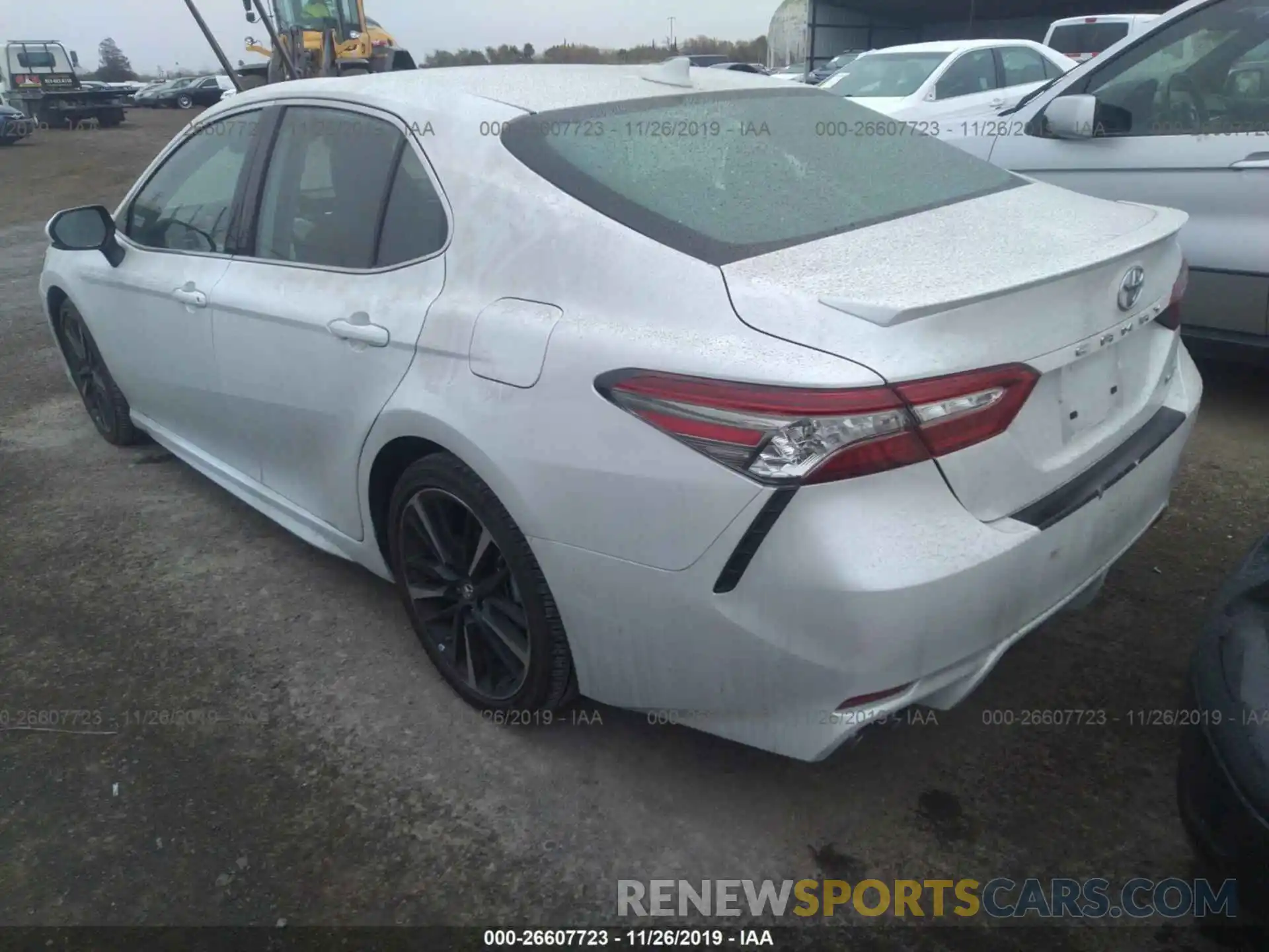 3 Photograph of a damaged car 4T1B61HKXKU682718 TOYOTA CAMRY 2019