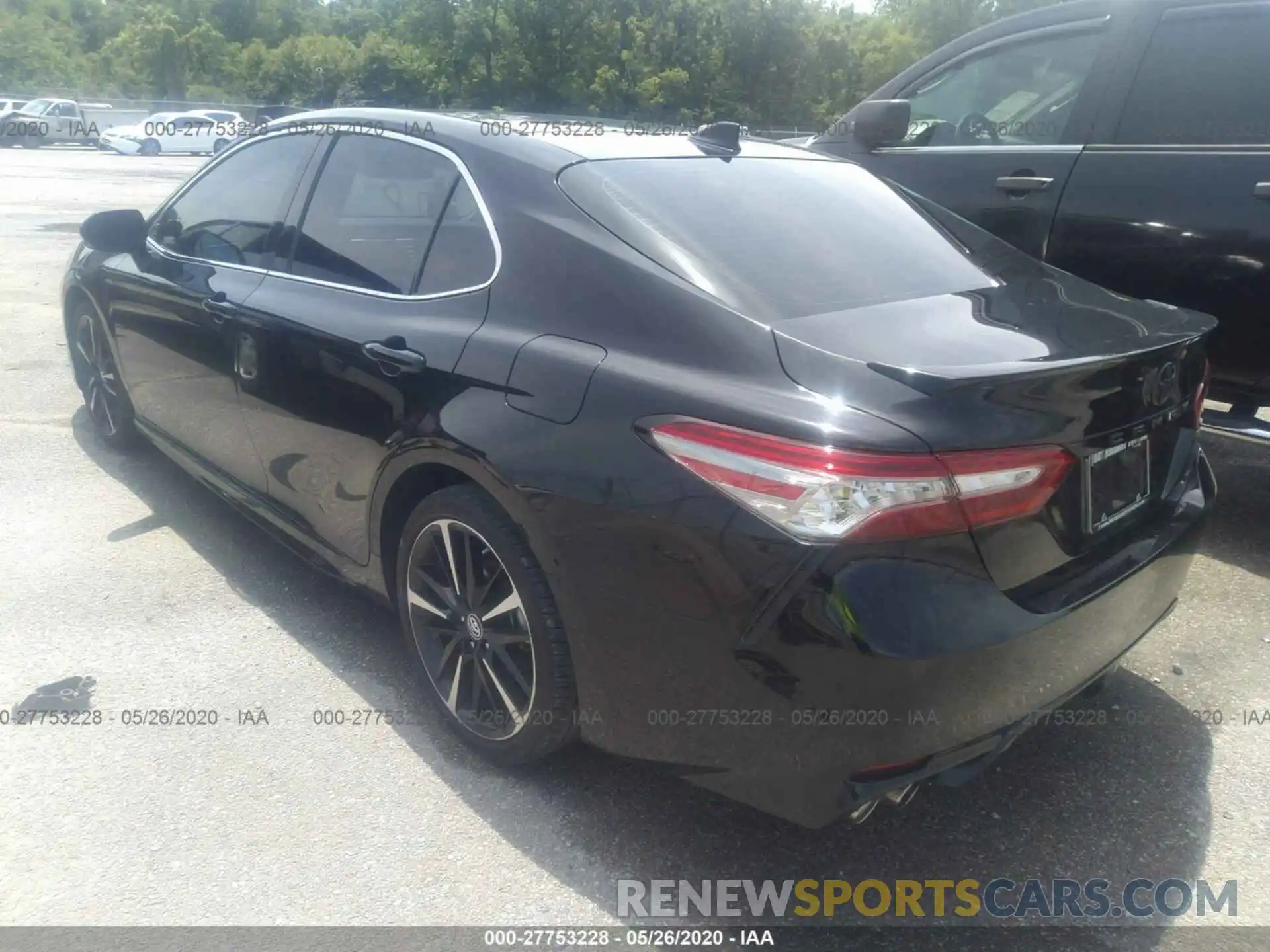 3 Photograph of a damaged car 4T1B61HKXKU699440 TOYOTA CAMRY 2019