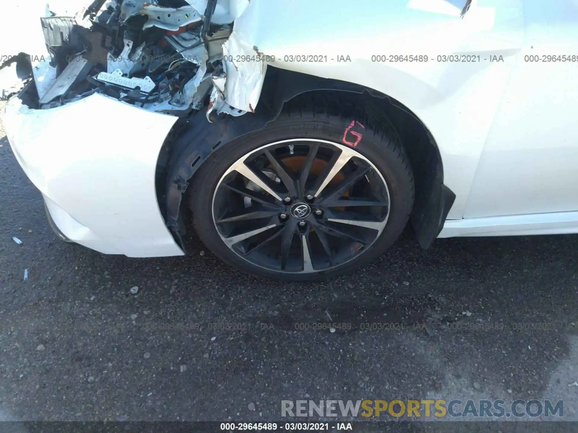 11 Photograph of a damaged car 4T1B61HKXKU716110 TOYOTA CAMRY 2019