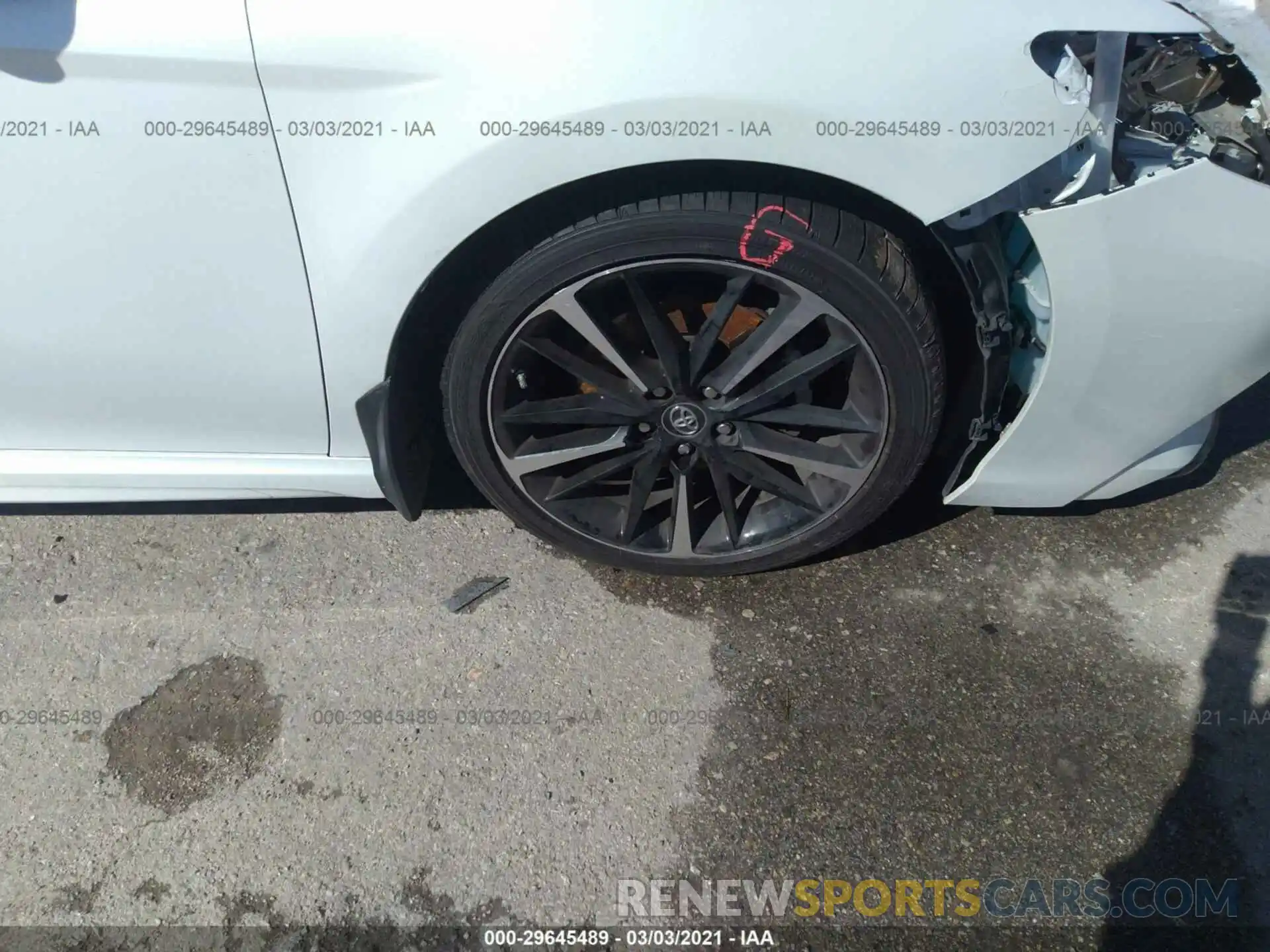 13 Photograph of a damaged car 4T1B61HKXKU716110 TOYOTA CAMRY 2019