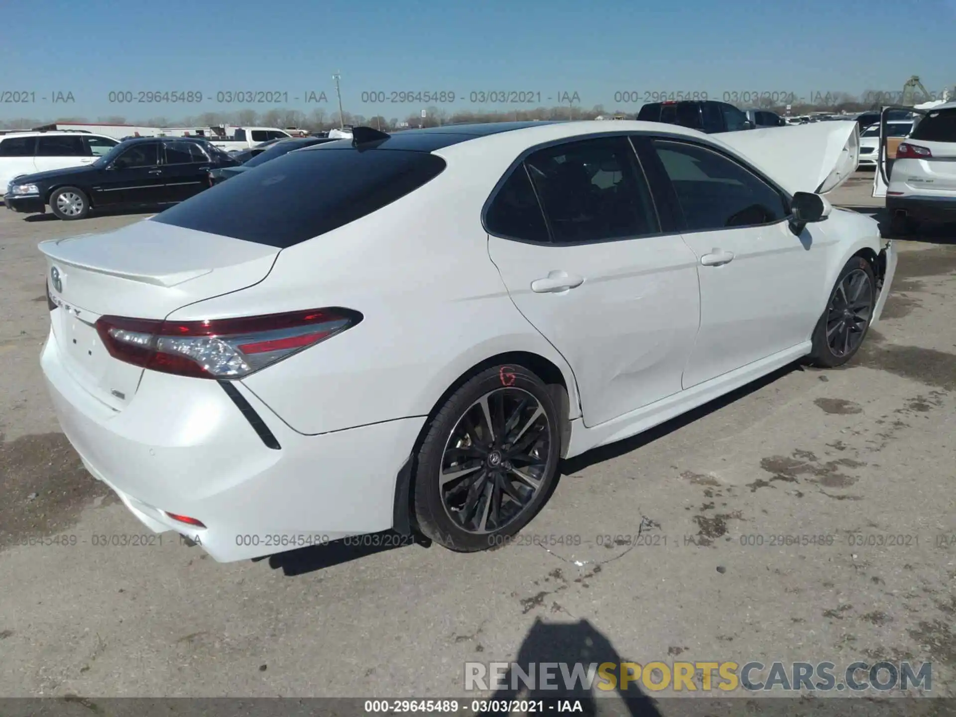 4 Photograph of a damaged car 4T1B61HKXKU716110 TOYOTA CAMRY 2019