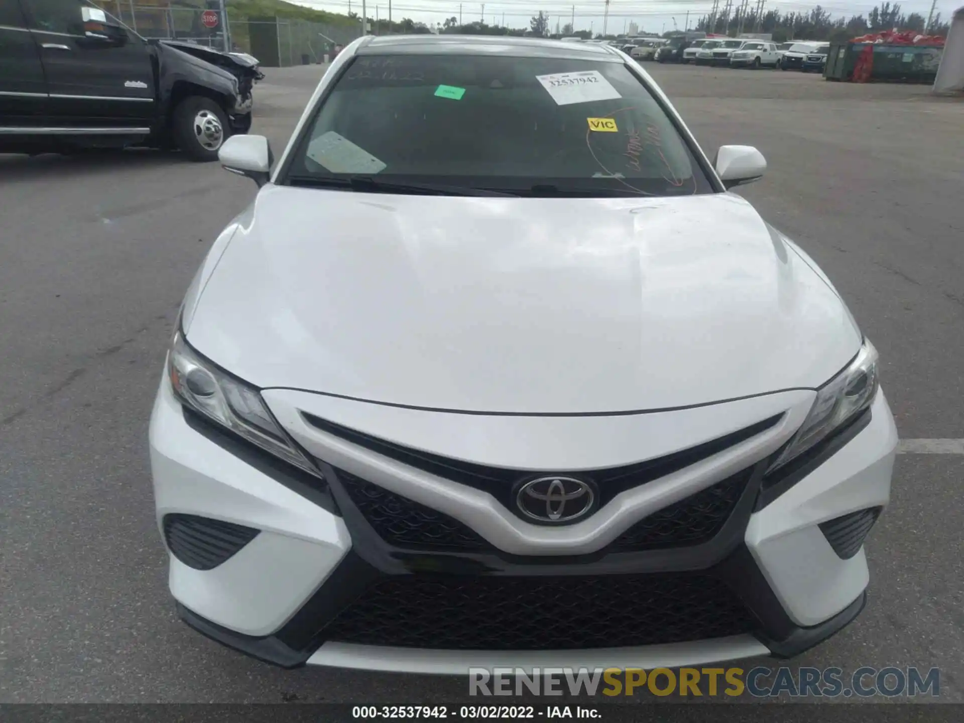 6 Photograph of a damaged car 4T1B61HKXKU719895 TOYOTA CAMRY 2019