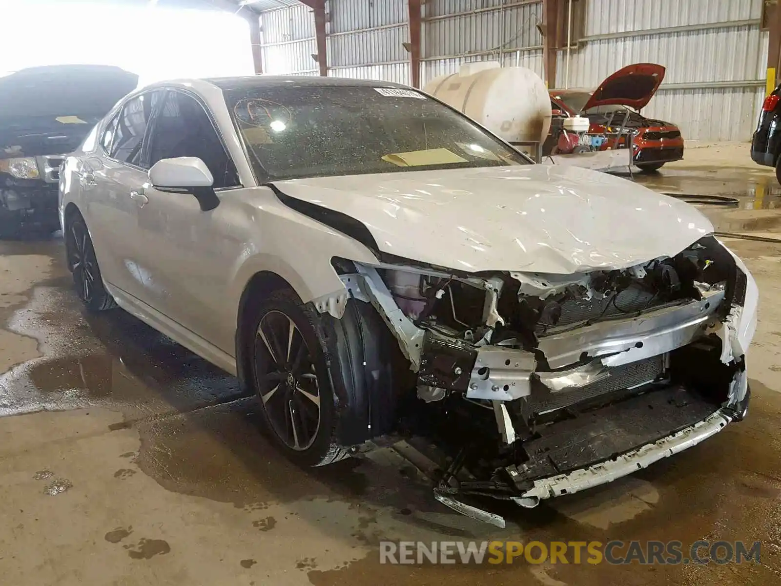 1 Photograph of a damaged car 4T1B61HKXKU727849 TOYOTA CAMRY 2019