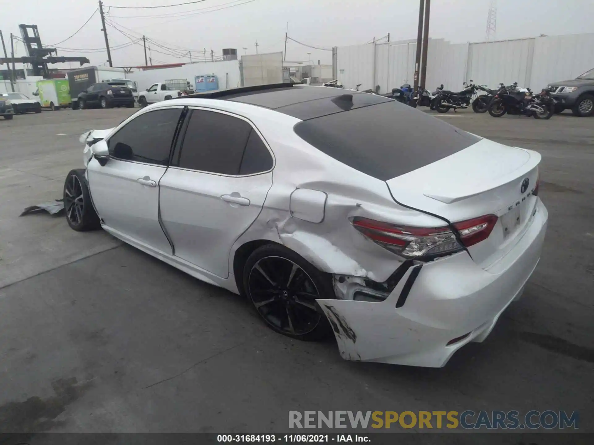 3 Photograph of a damaged car 4T1B61HKXKU743498 TOYOTA CAMRY 2019