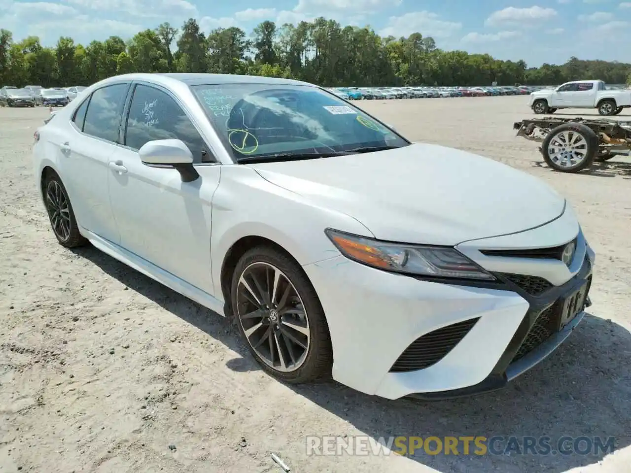 1 Photograph of a damaged car 4T1B61HKXKU744540 TOYOTA CAMRY 2019