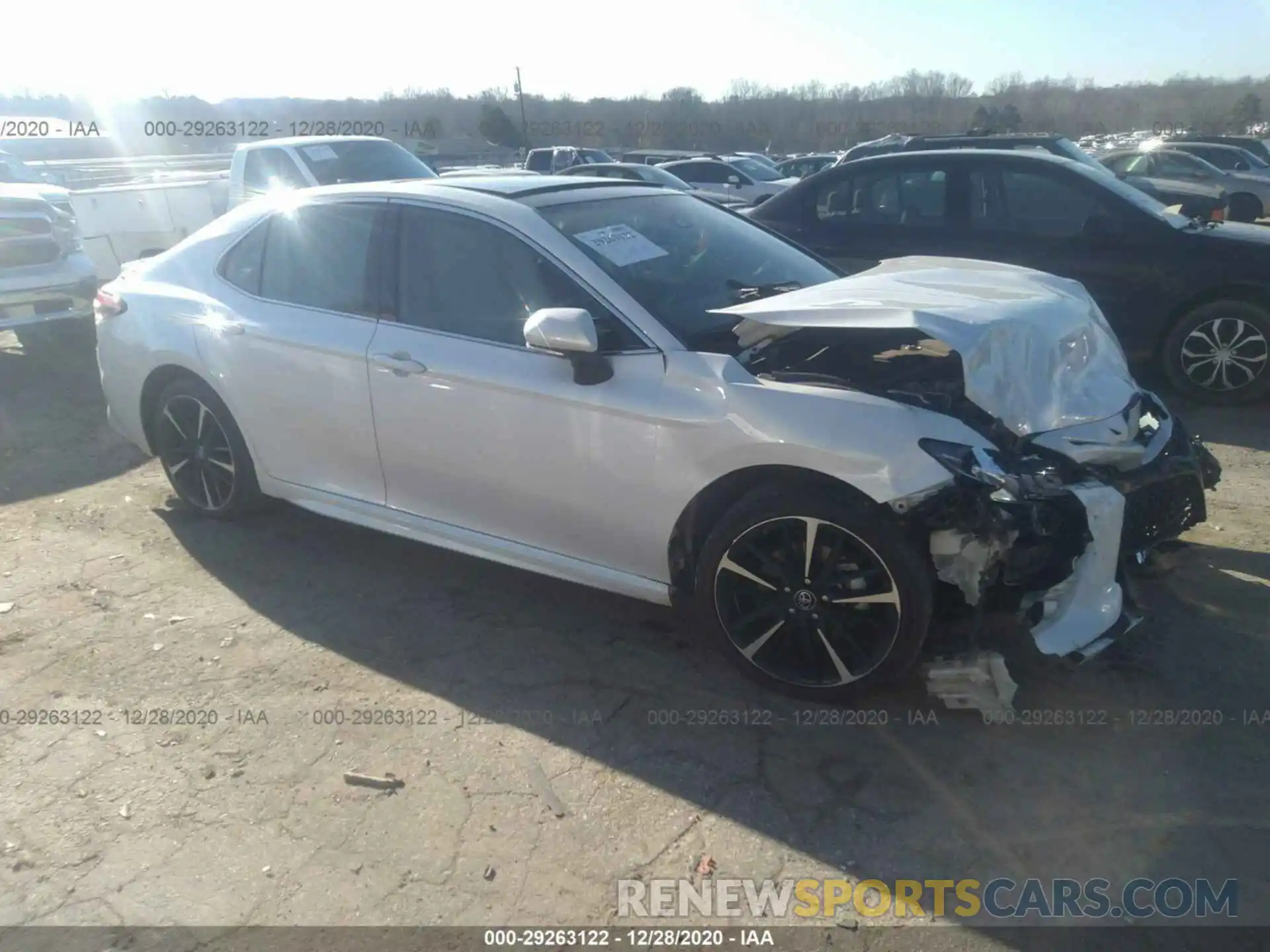 1 Photograph of a damaged car 4T1B61HKXKU749706 TOYOTA CAMRY 2019