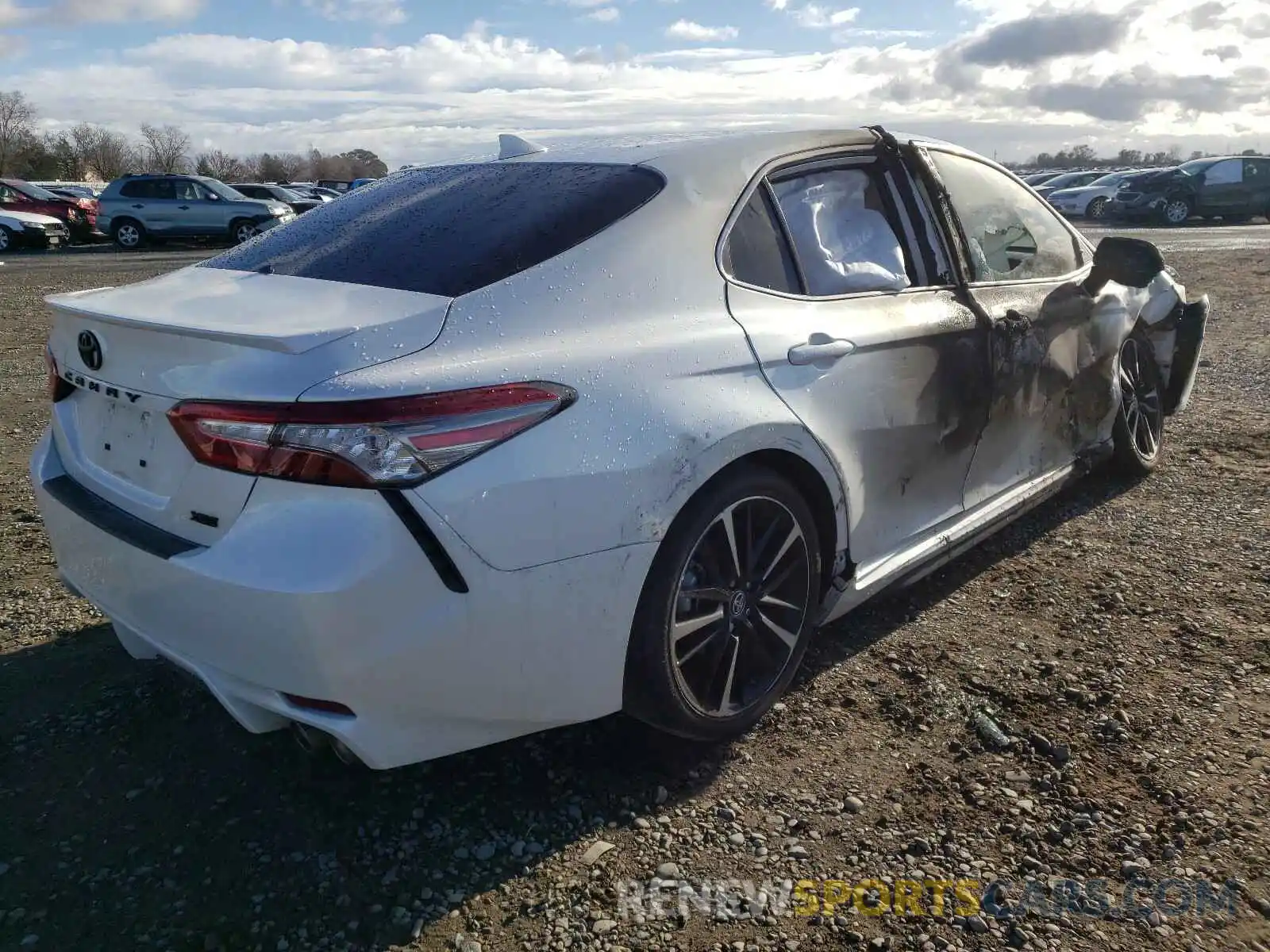 4 Photograph of a damaged car 4T1B61HKXKU765842 TOYOTA CAMRY 2019