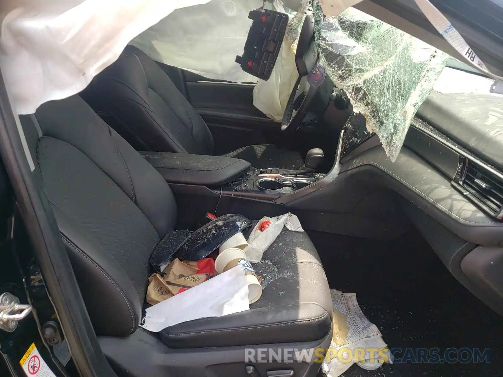 5 Photograph of a damaged car 4T1B61HKXKU772211 TOYOTA CAMRY 2019