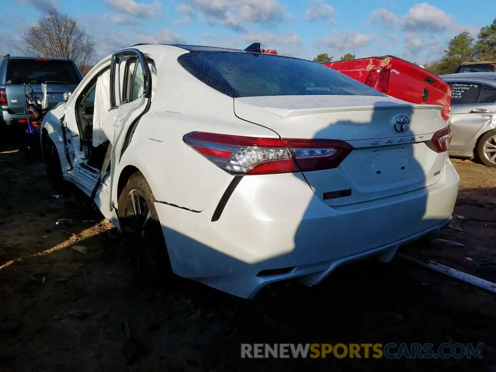 3 Photograph of a damaged car 4T1B61HKXKU777344 TOYOTA CAMRY 2019