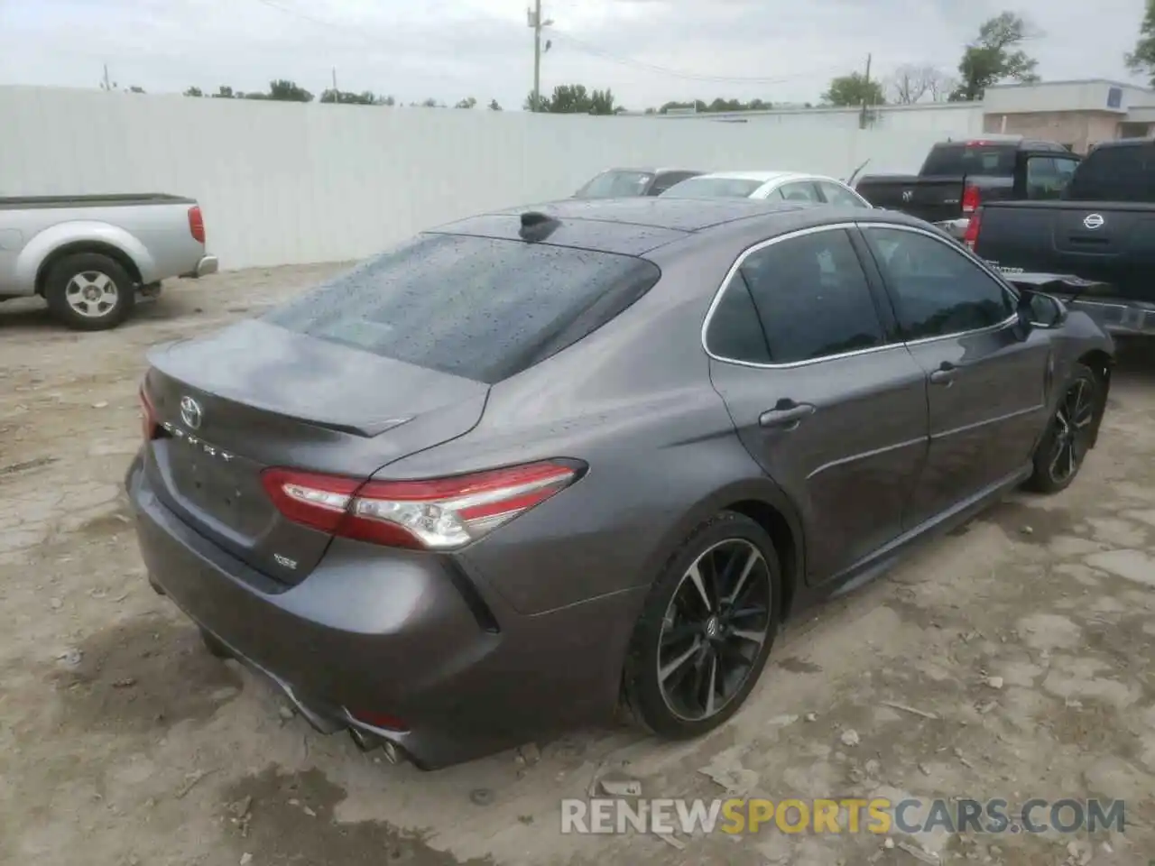 4 Photograph of a damaged car 4T1B61HKXKU795083 TOYOTA CAMRY 2019