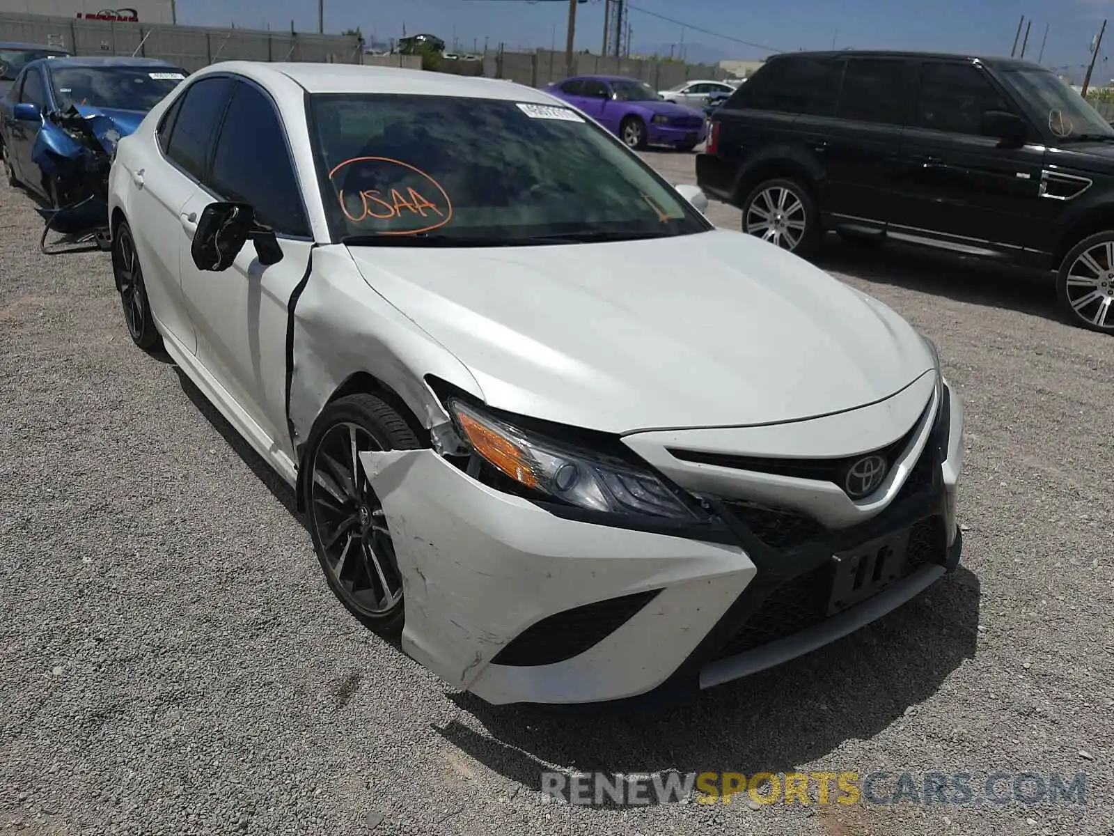 1 Photograph of a damaged car 4T1B61HKXKU795701 TOYOTA CAMRY 2019