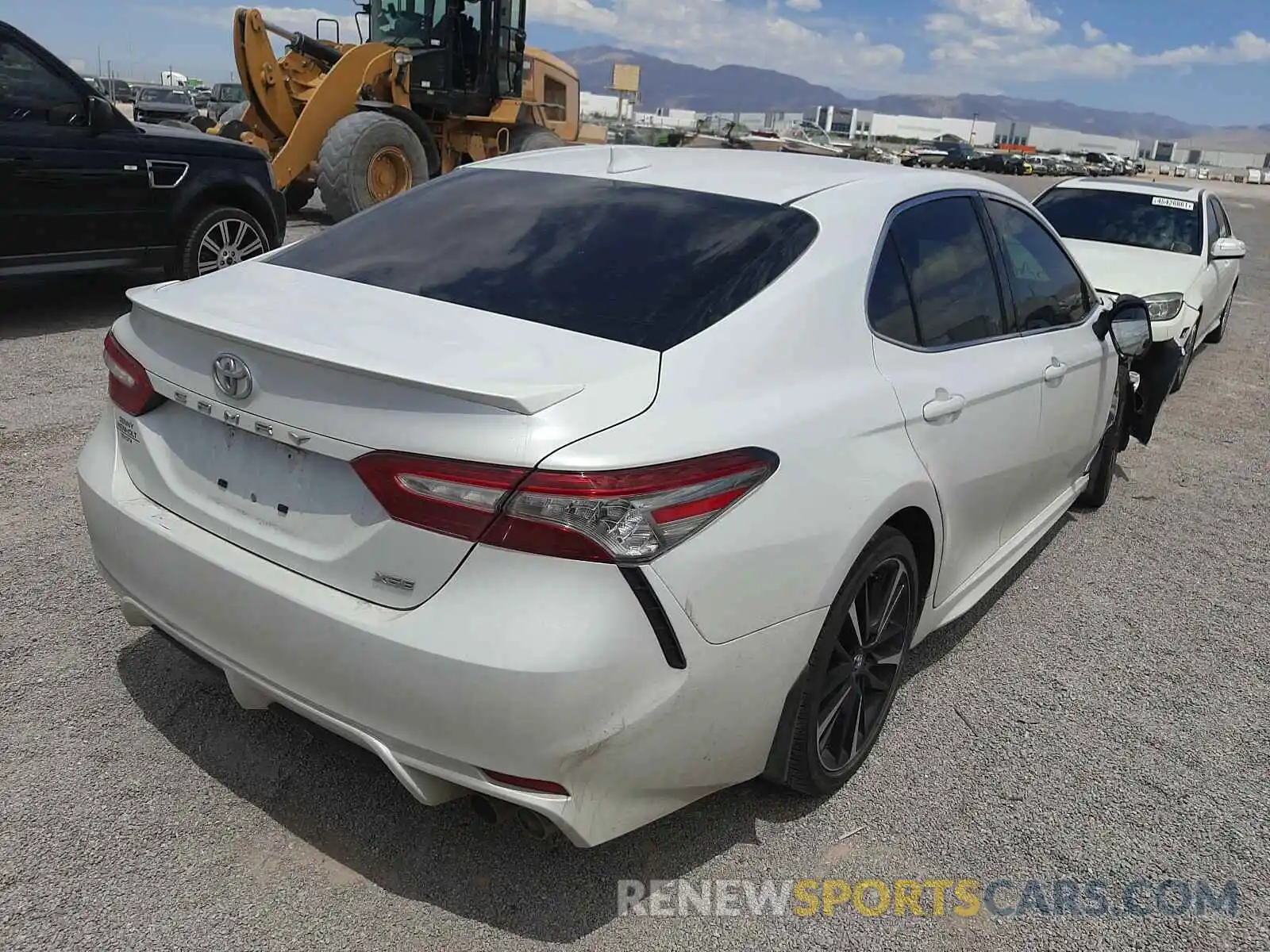 4 Photograph of a damaged car 4T1B61HKXKU795701 TOYOTA CAMRY 2019