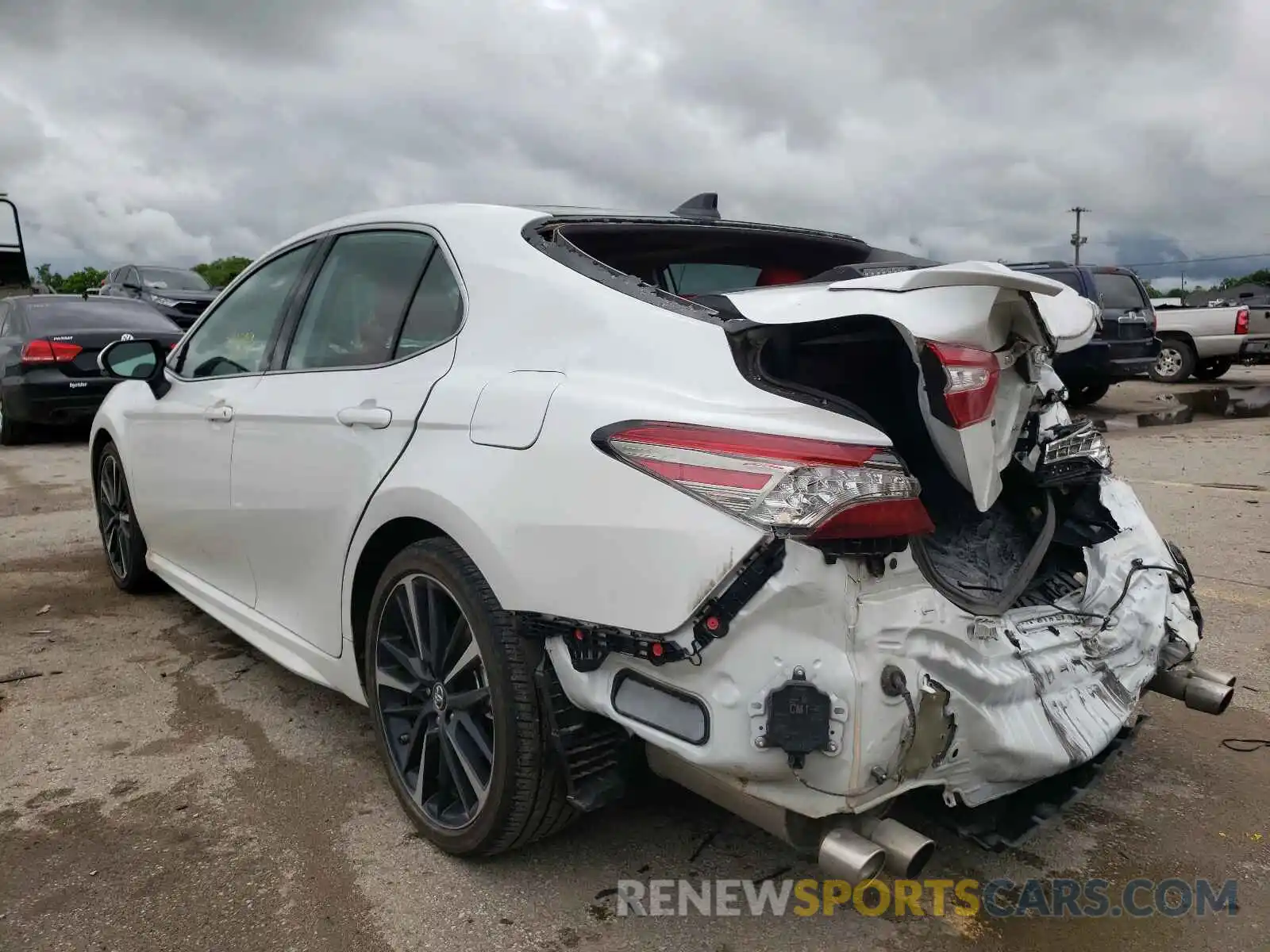 3 Photograph of a damaged car 4T1B61HKXKU811041 TOYOTA CAMRY 2019