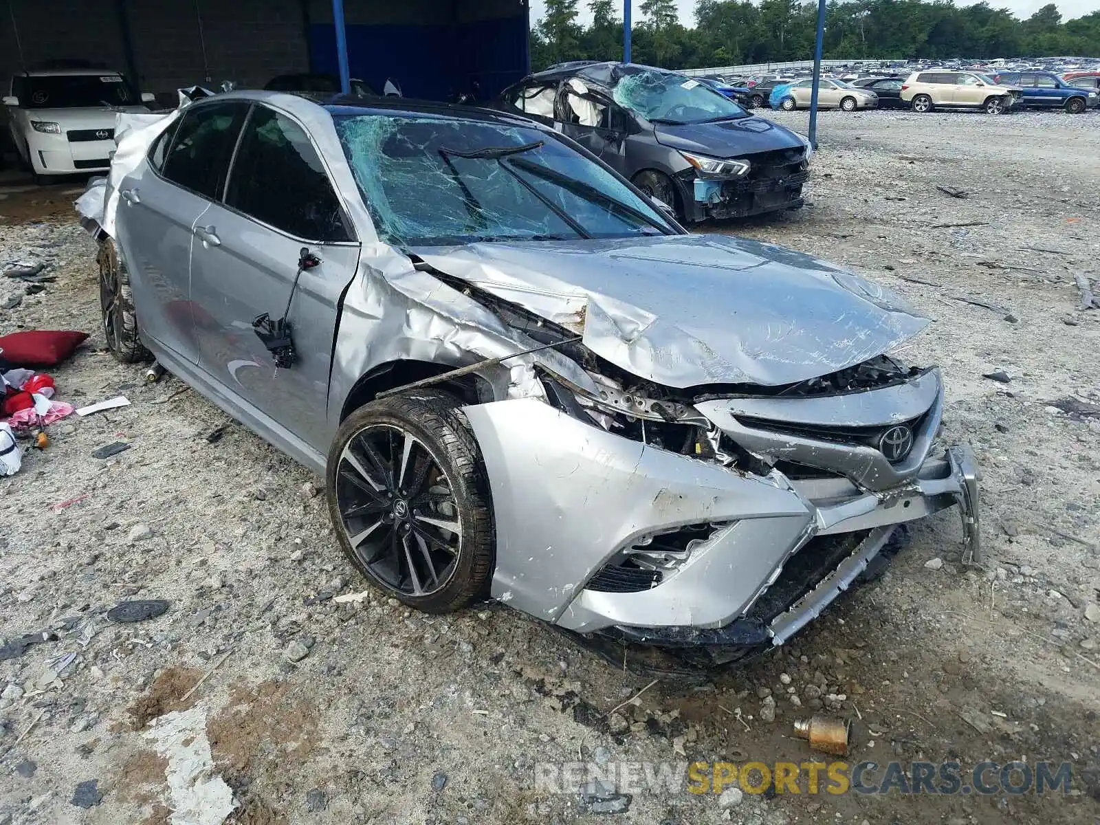 1 Photograph of a damaged car 4T1B61HKXKU811279 TOYOTA CAMRY 2019