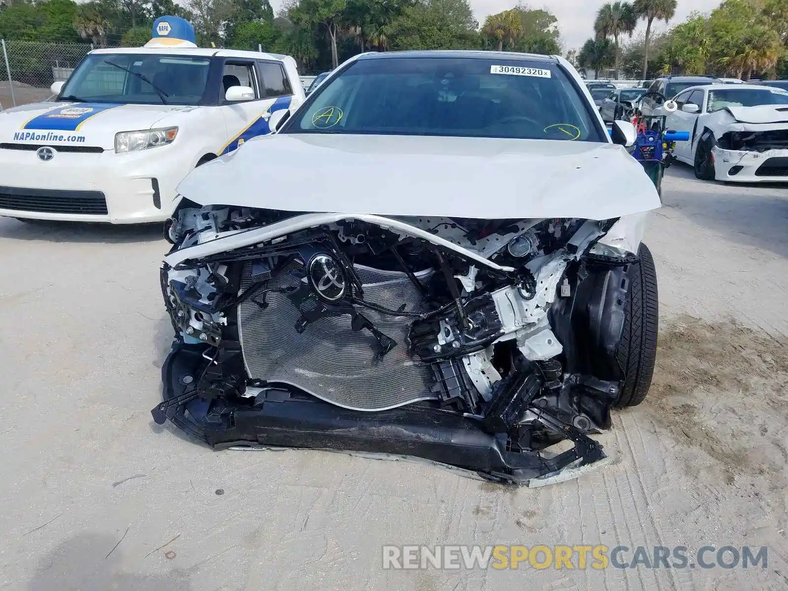 9 Photograph of a damaged car 4T1B61HKXKU814635 TOYOTA CAMRY 2019