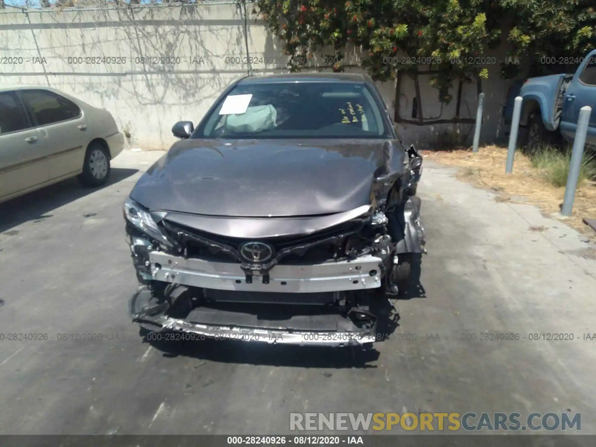 6 Photograph of a damaged car 4T1B61HKXKU817566 TOYOTA CAMRY 2019