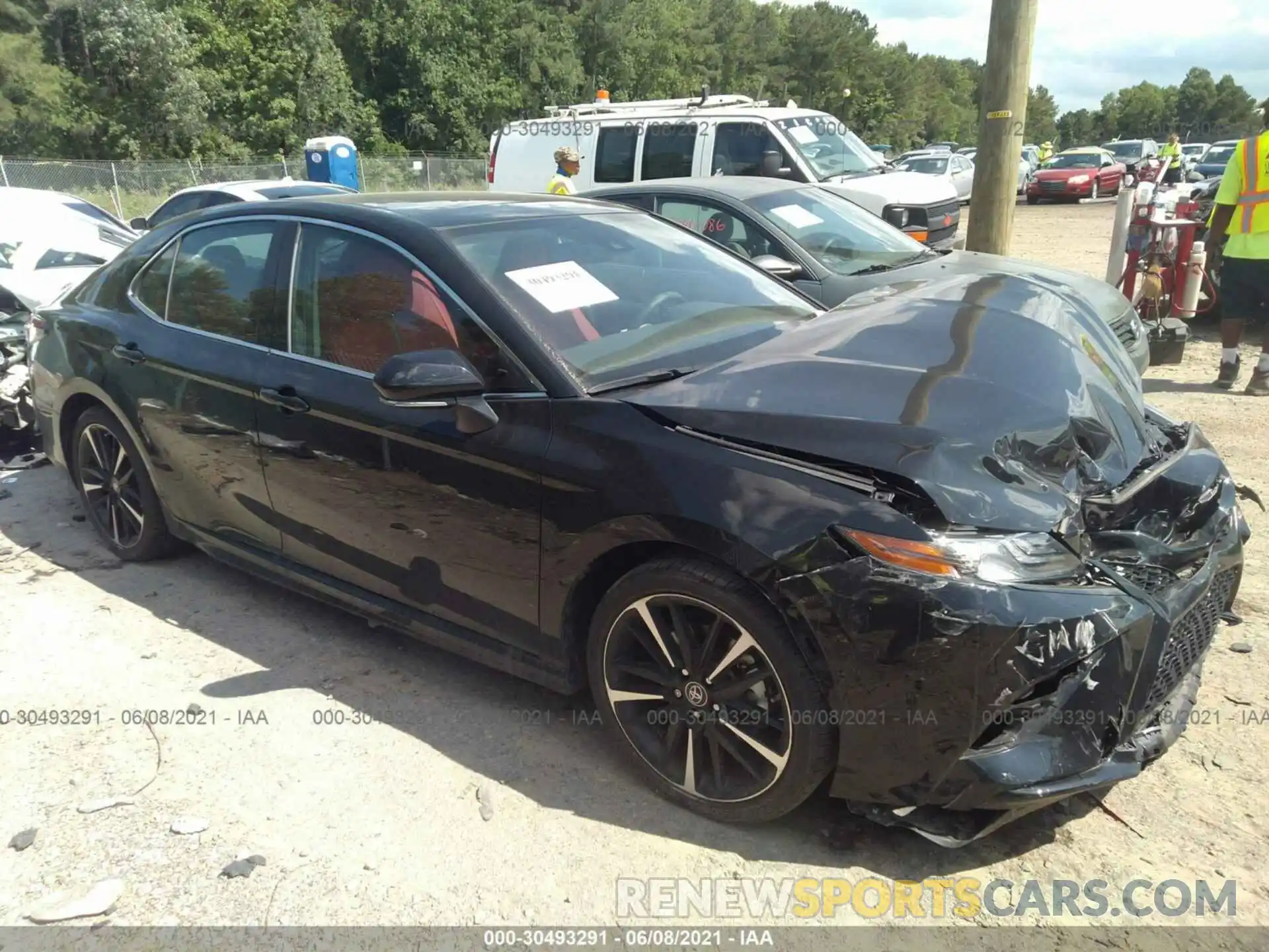 1 Photograph of a damaged car 4T1B61HKXKU821875 TOYOTA CAMRY 2019