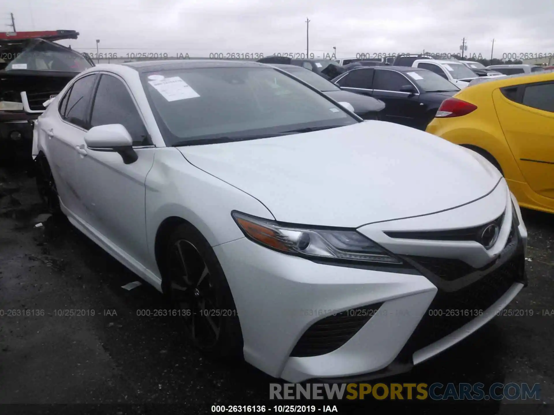 1 Photograph of a damaged car 4T1B61HKXKU826798 TOYOTA CAMRY 2019