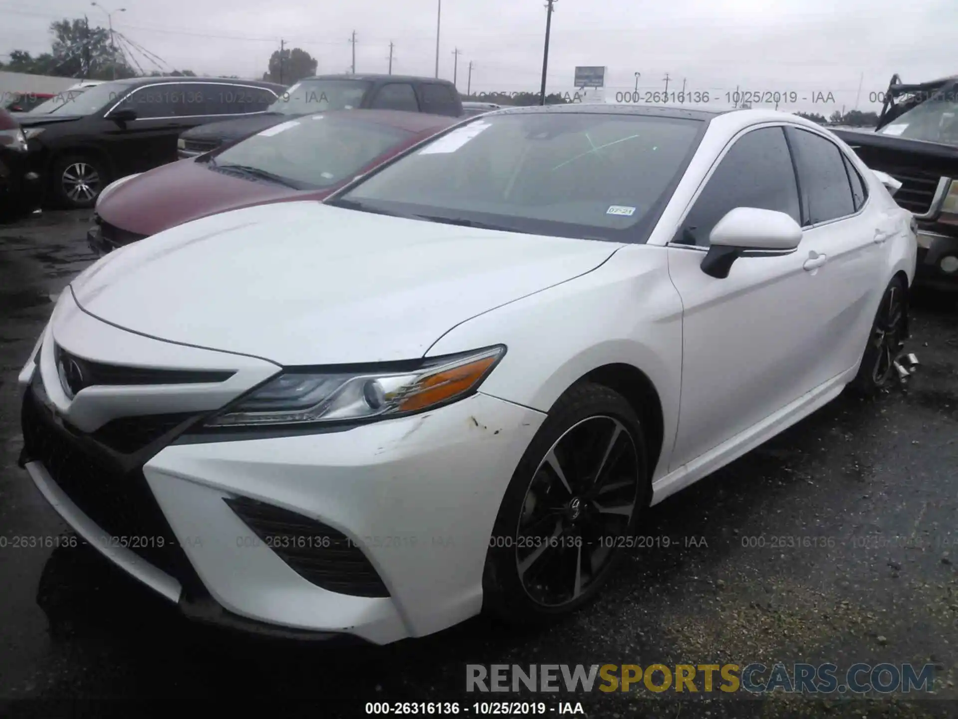 2 Photograph of a damaged car 4T1B61HKXKU826798 TOYOTA CAMRY 2019