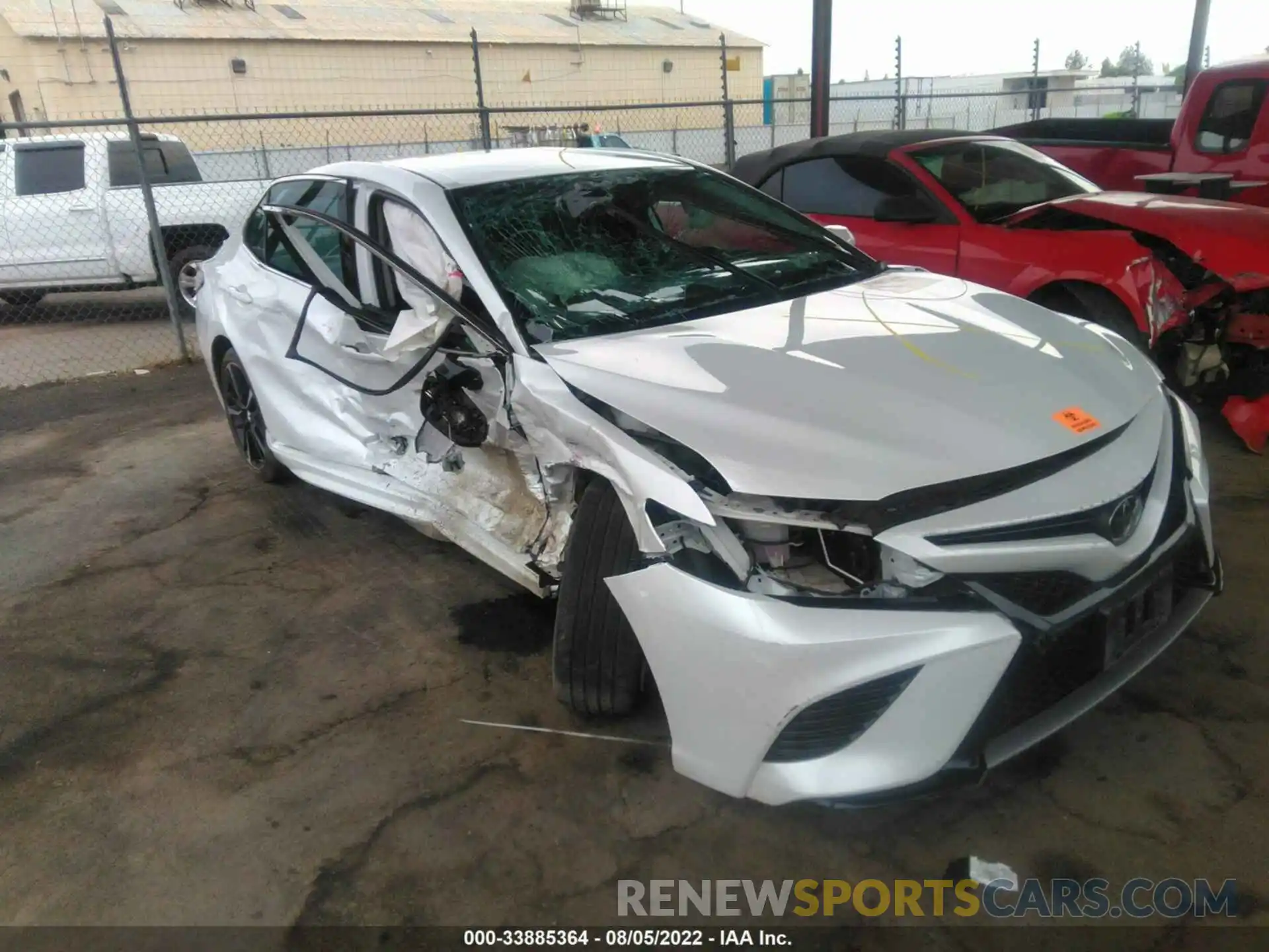 1 Photograph of a damaged car 4T1B61HKXKU828812 TOYOTA CAMRY 2019