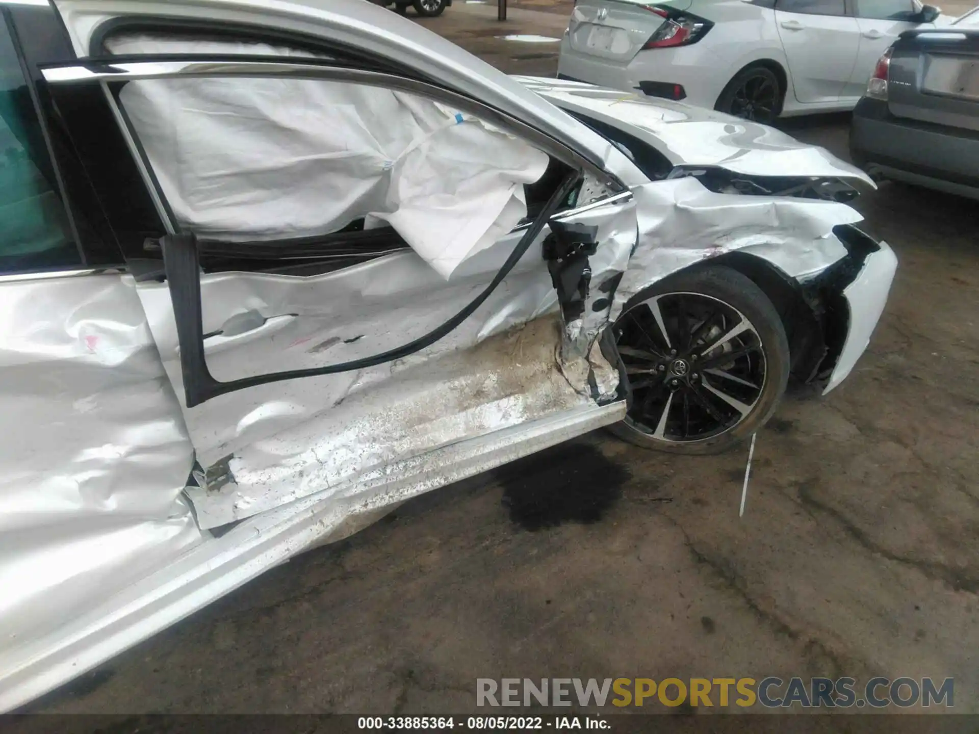 6 Photograph of a damaged car 4T1B61HKXKU828812 TOYOTA CAMRY 2019