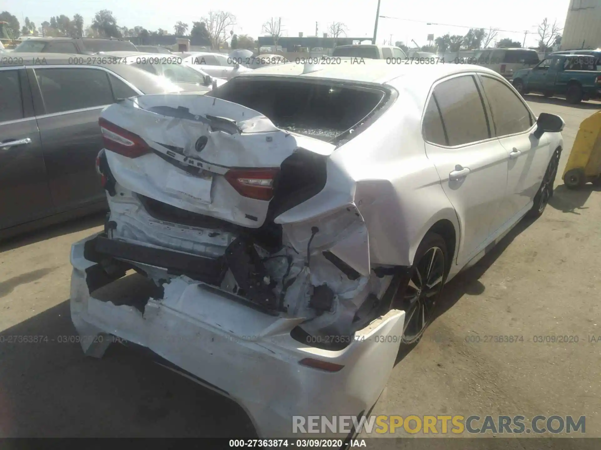 4 Photograph of a damaged car 4T1B61HKXKU831855 TOYOTA CAMRY 2019