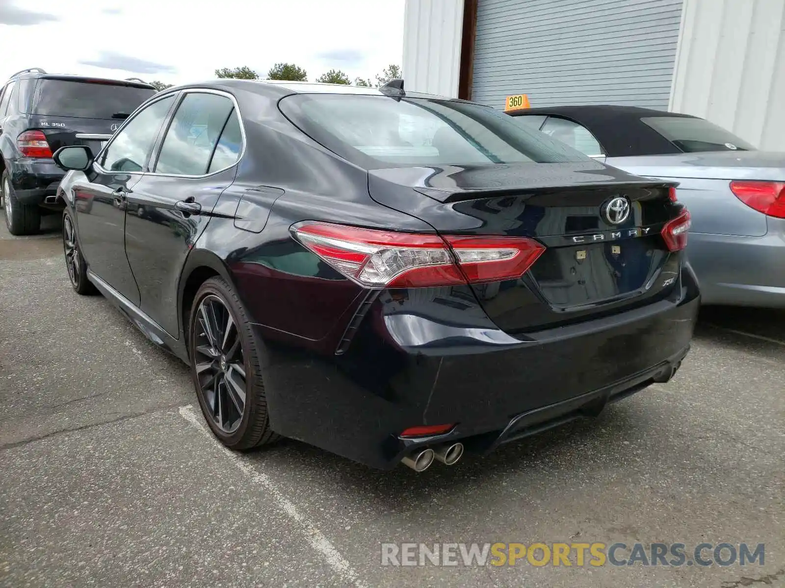 3 Photograph of a damaged car 4T1B61HKXKU834822 TOYOTA CAMRY 2019