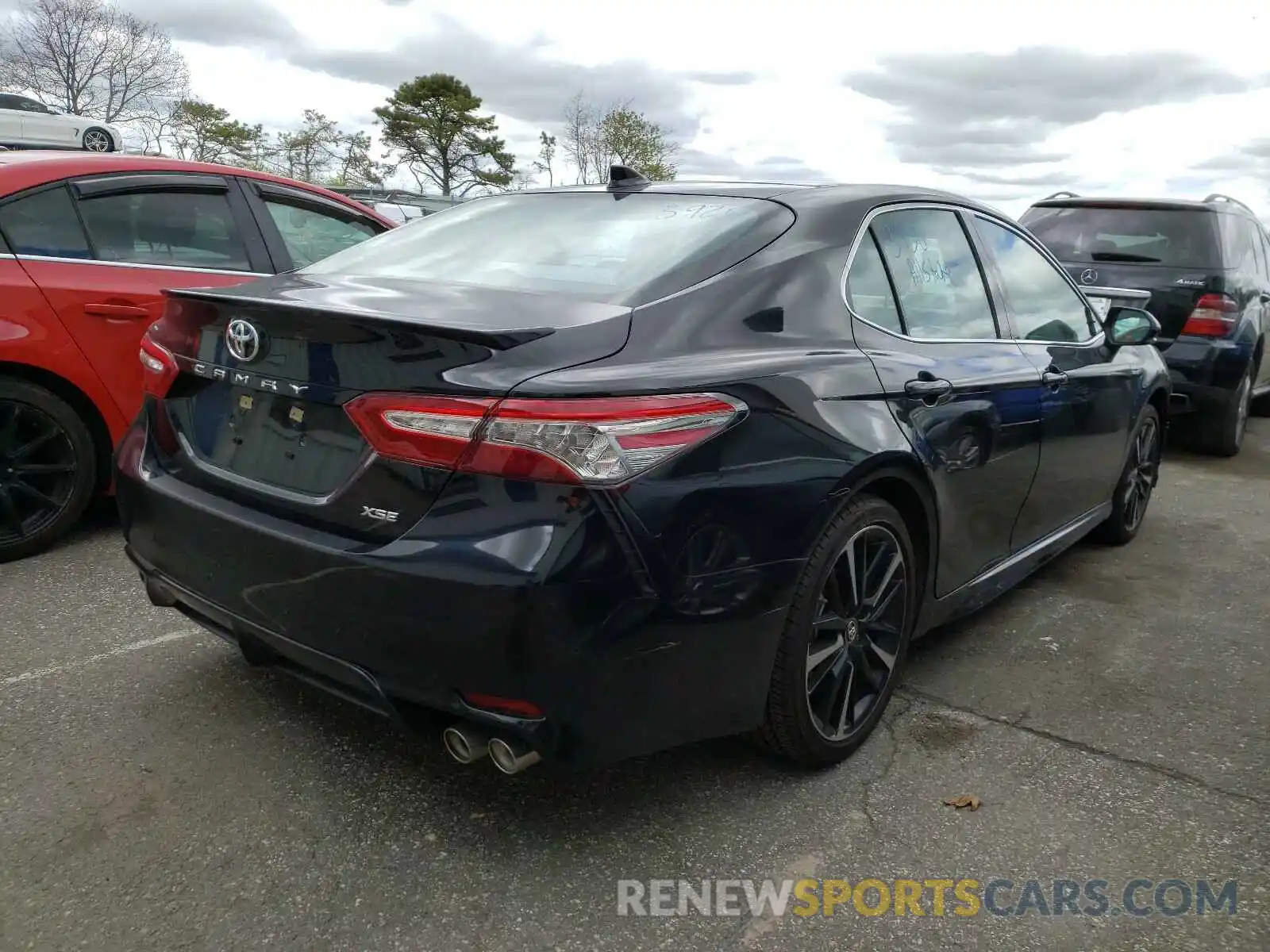 4 Photograph of a damaged car 4T1B61HKXKU834822 TOYOTA CAMRY 2019