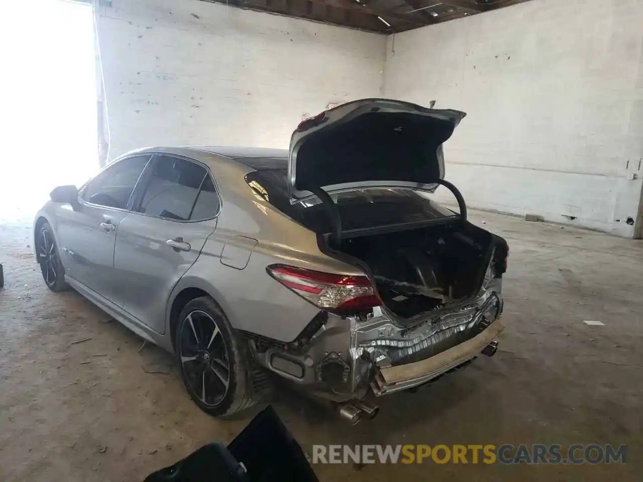 3 Photograph of a damaged car 4T1B61HKXKU840541 TOYOTA CAMRY 2019