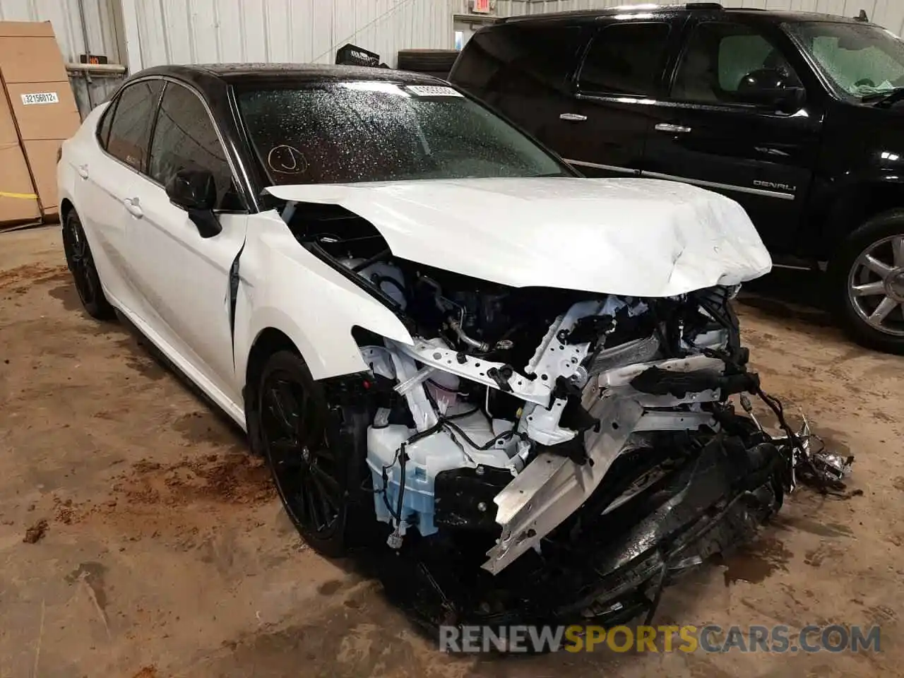 1 Photograph of a damaged car 4T1B61HKXKU844931 TOYOTA CAMRY 2019