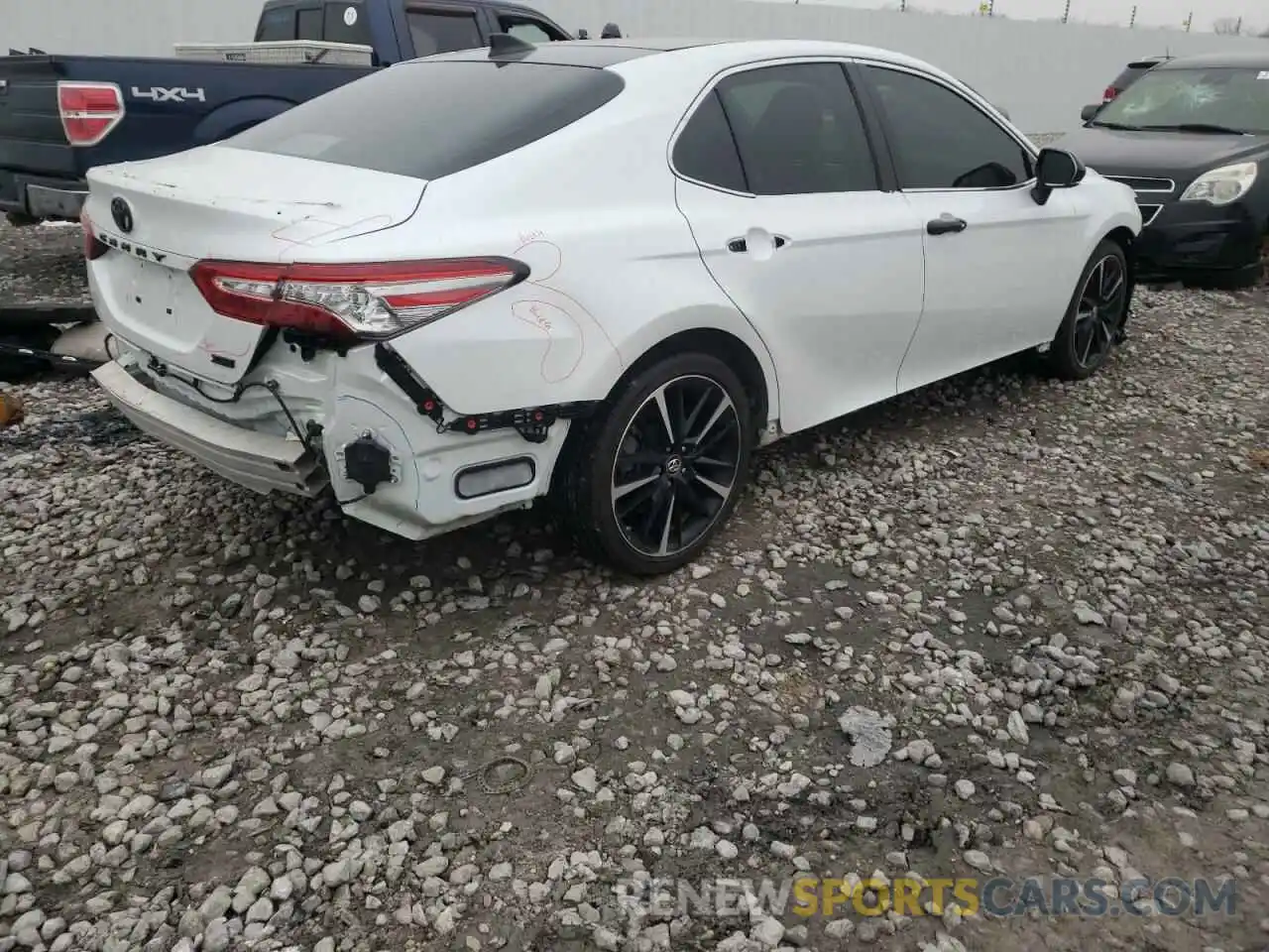 4 Photograph of a damaged car 4T1B61HKXKU845433 TOYOTA CAMRY 2019