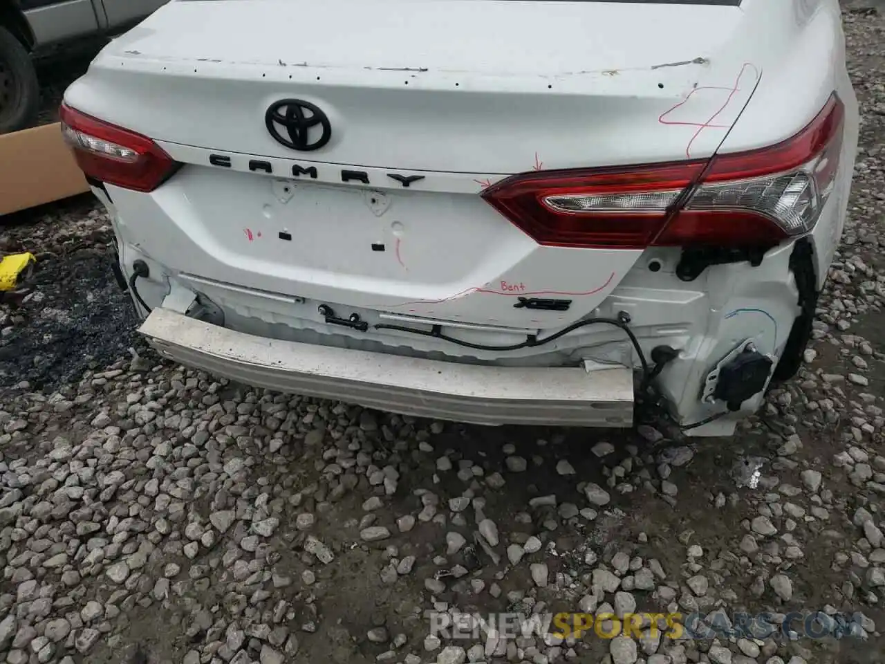 9 Photograph of a damaged car 4T1B61HKXKU845433 TOYOTA CAMRY 2019