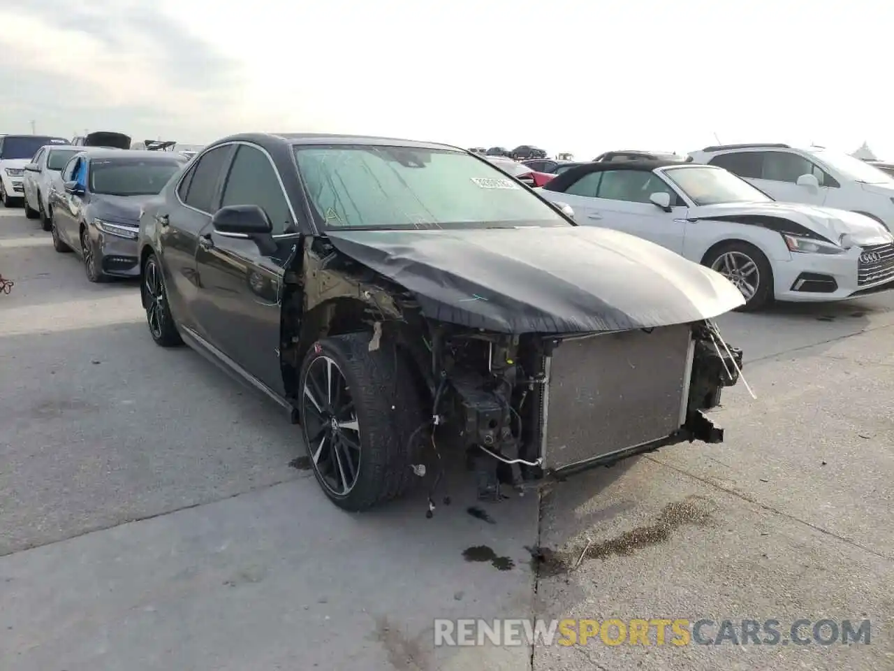 1 Photograph of a damaged car 4T1B61HKXKU846310 TOYOTA CAMRY 2019