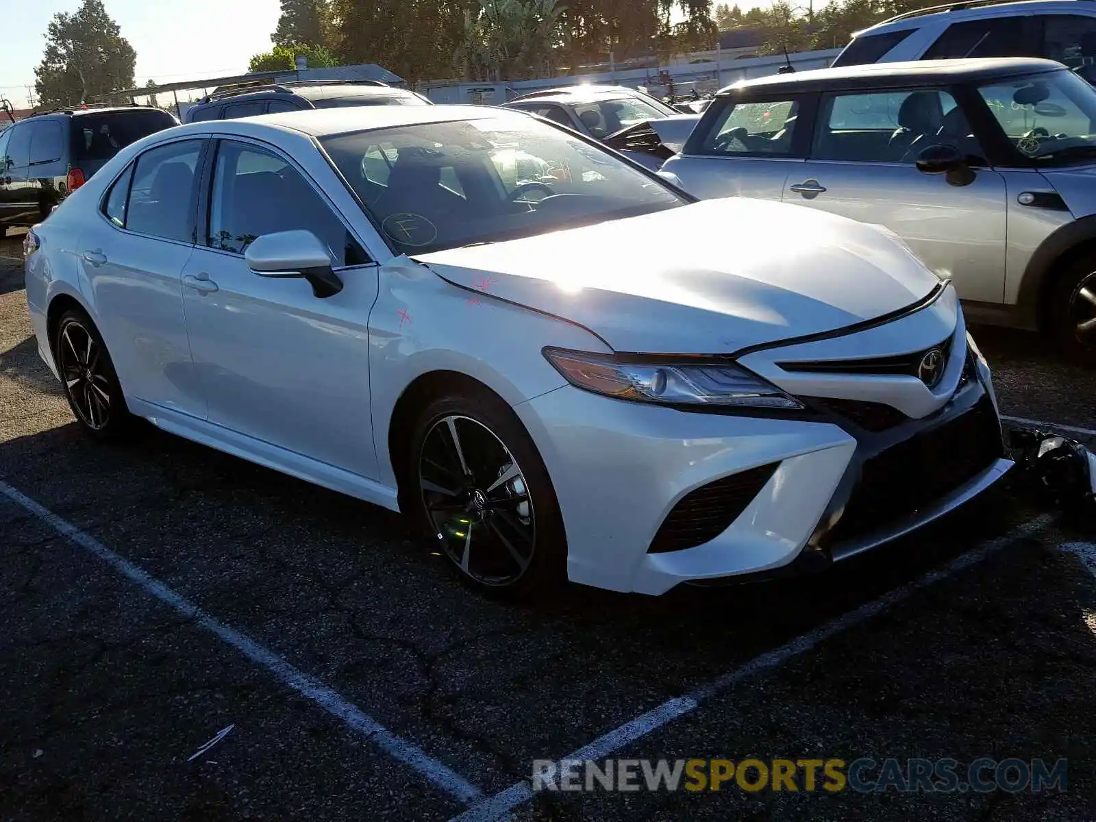 1 Photograph of a damaged car 4T1B61HKXKU852575 TOYOTA CAMRY 2019