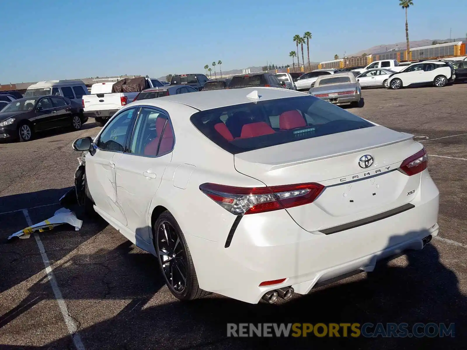 3 Photograph of a damaged car 4T1B61HKXKU852575 TOYOTA CAMRY 2019