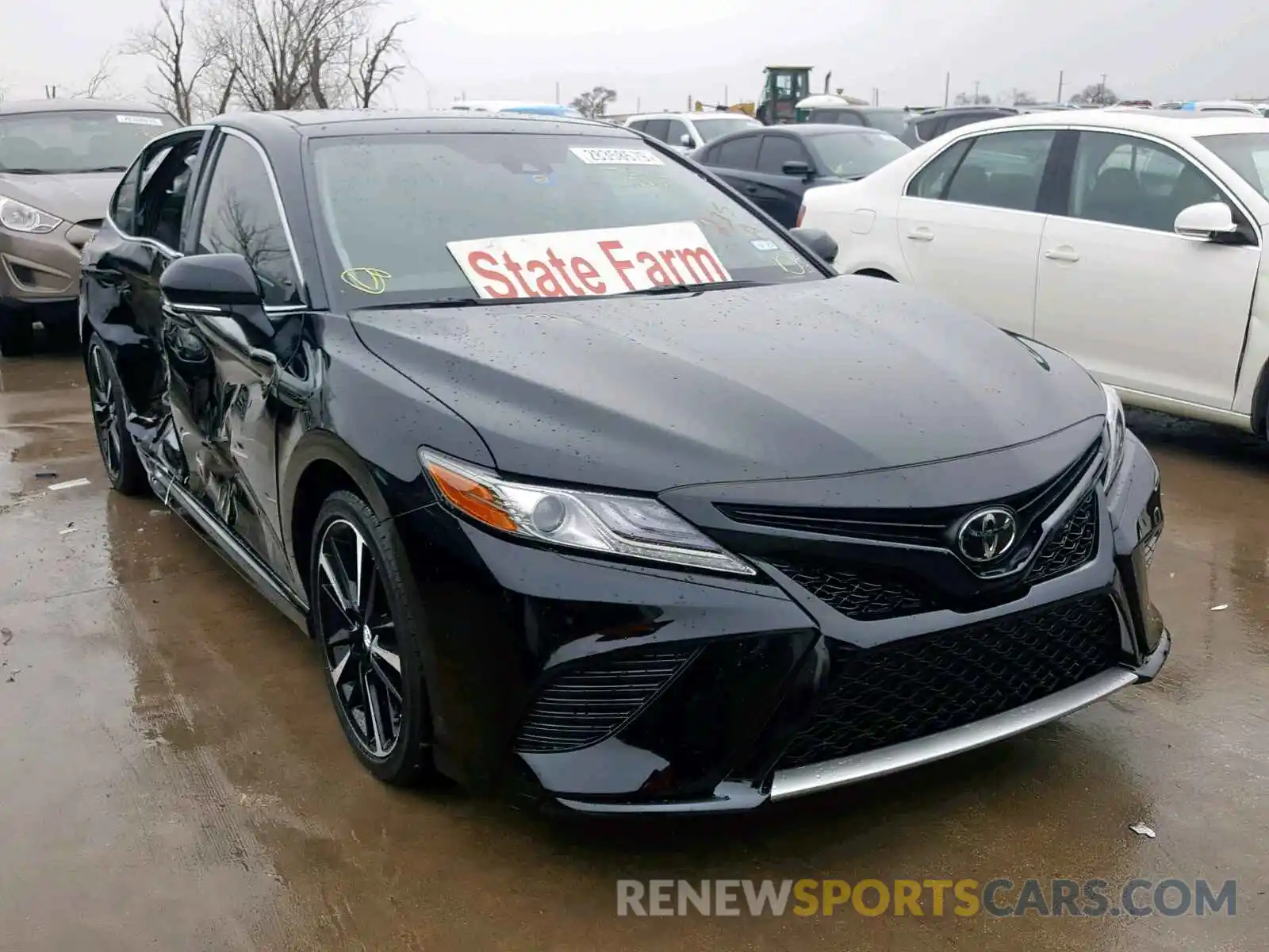 1 Photograph of a damaged car 4T1BZ1HK0KU023165 TOYOTA CAMRY 2019