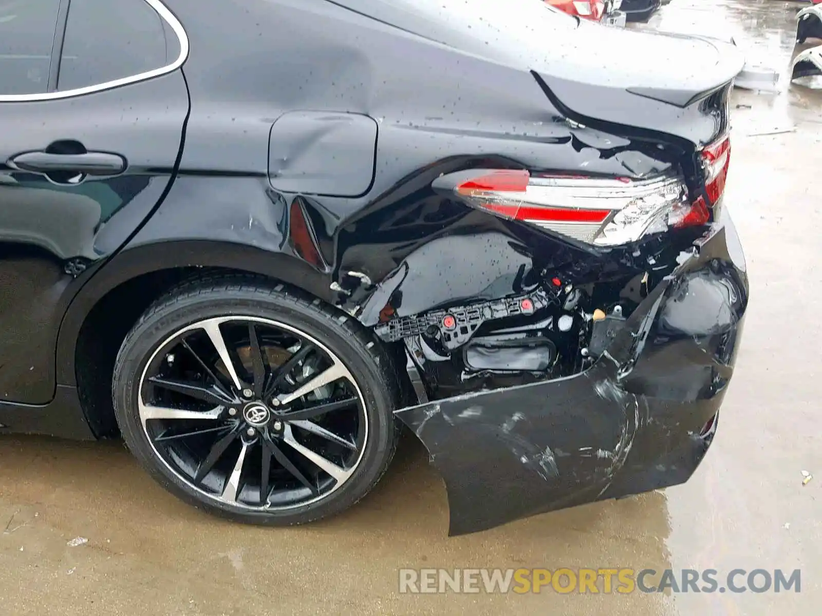 9 Photograph of a damaged car 4T1BZ1HK0KU023165 TOYOTA CAMRY 2019