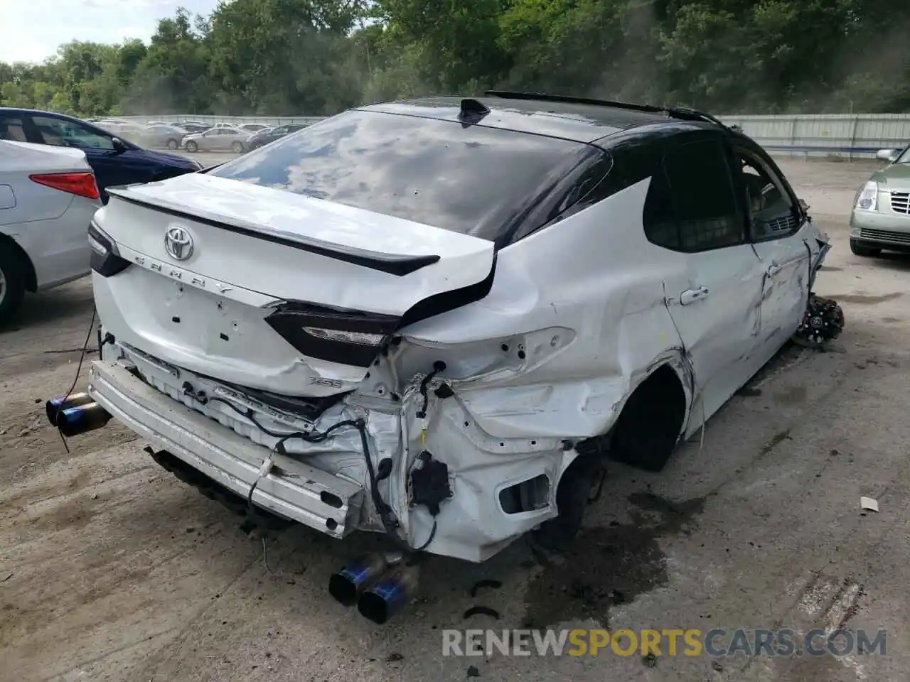 4 Photograph of a damaged car 4T1BZ1HK0KU023554 TOYOTA CAMRY 2019