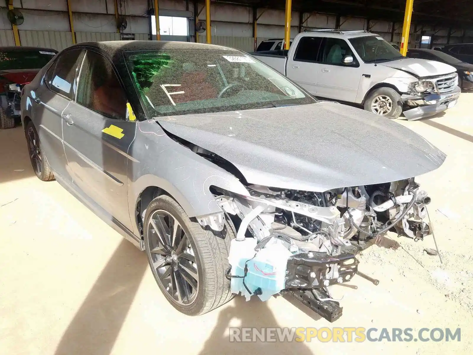 1 Photograph of a damaged car 4T1BZ1HK0KU024249 TOYOTA CAMRY 2019