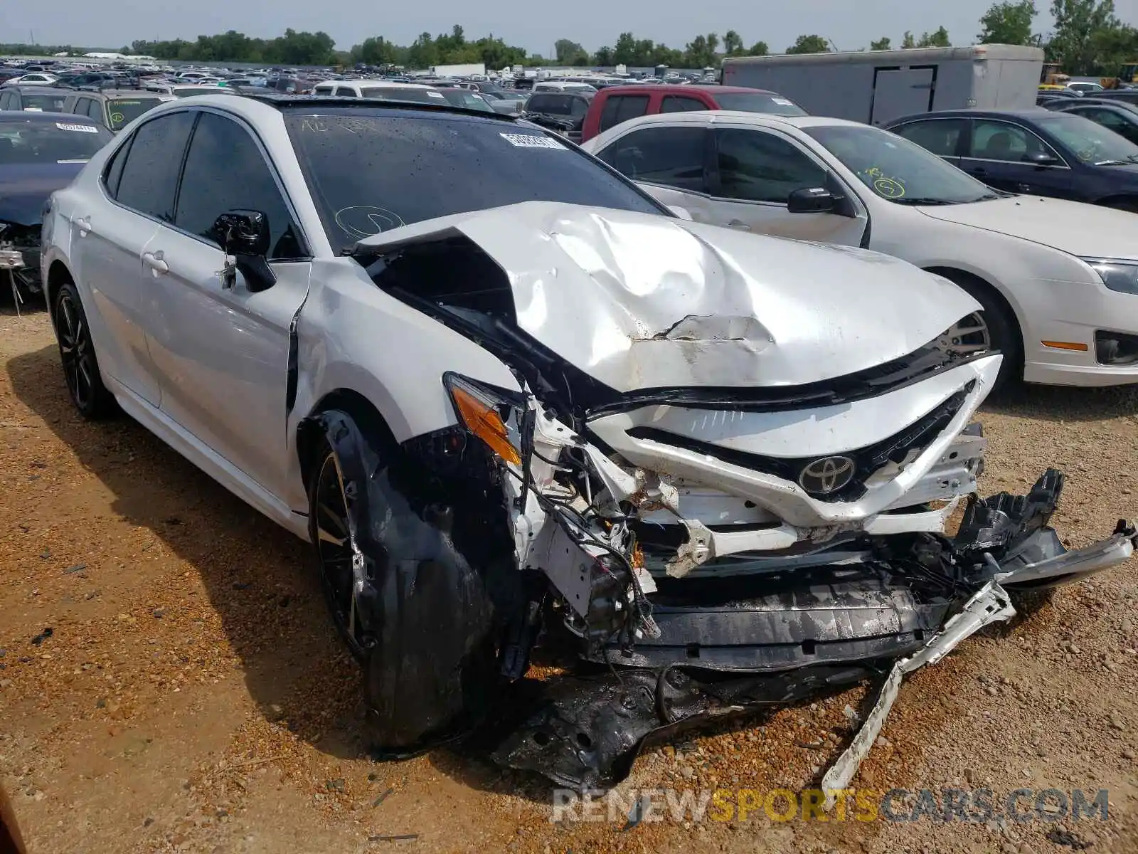 1 Photograph of a damaged car 4T1BZ1HK0KU029628 TOYOTA CAMRY 2019