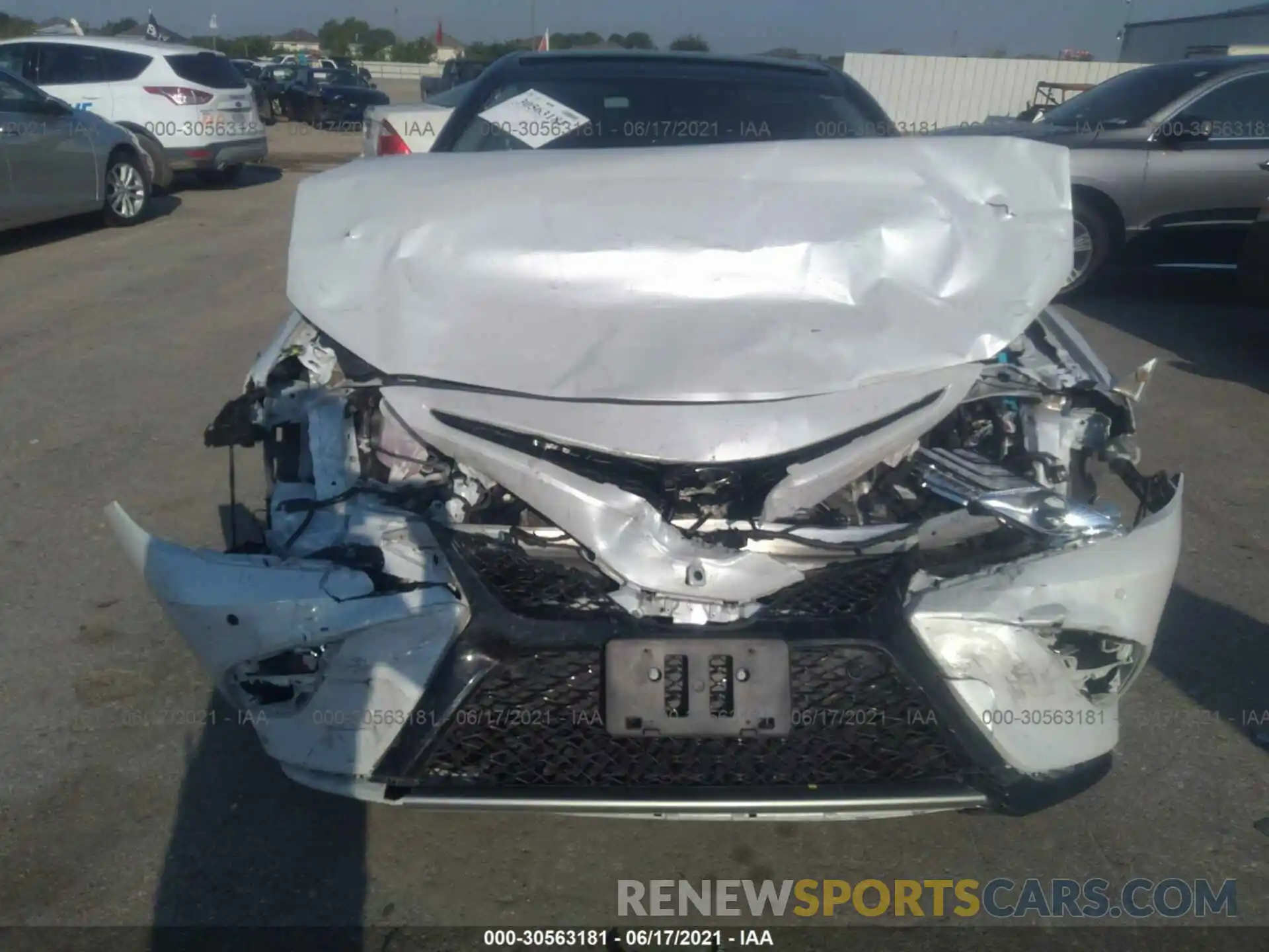 6 Photograph of a damaged car 4T1BZ1HK0KU031282 TOYOTA CAMRY 2019