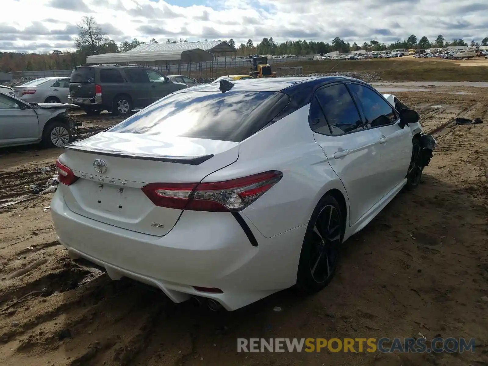 4 Photograph of a damaged car 4T1BZ1HK0KU032562 TOYOTA CAMRY 2019